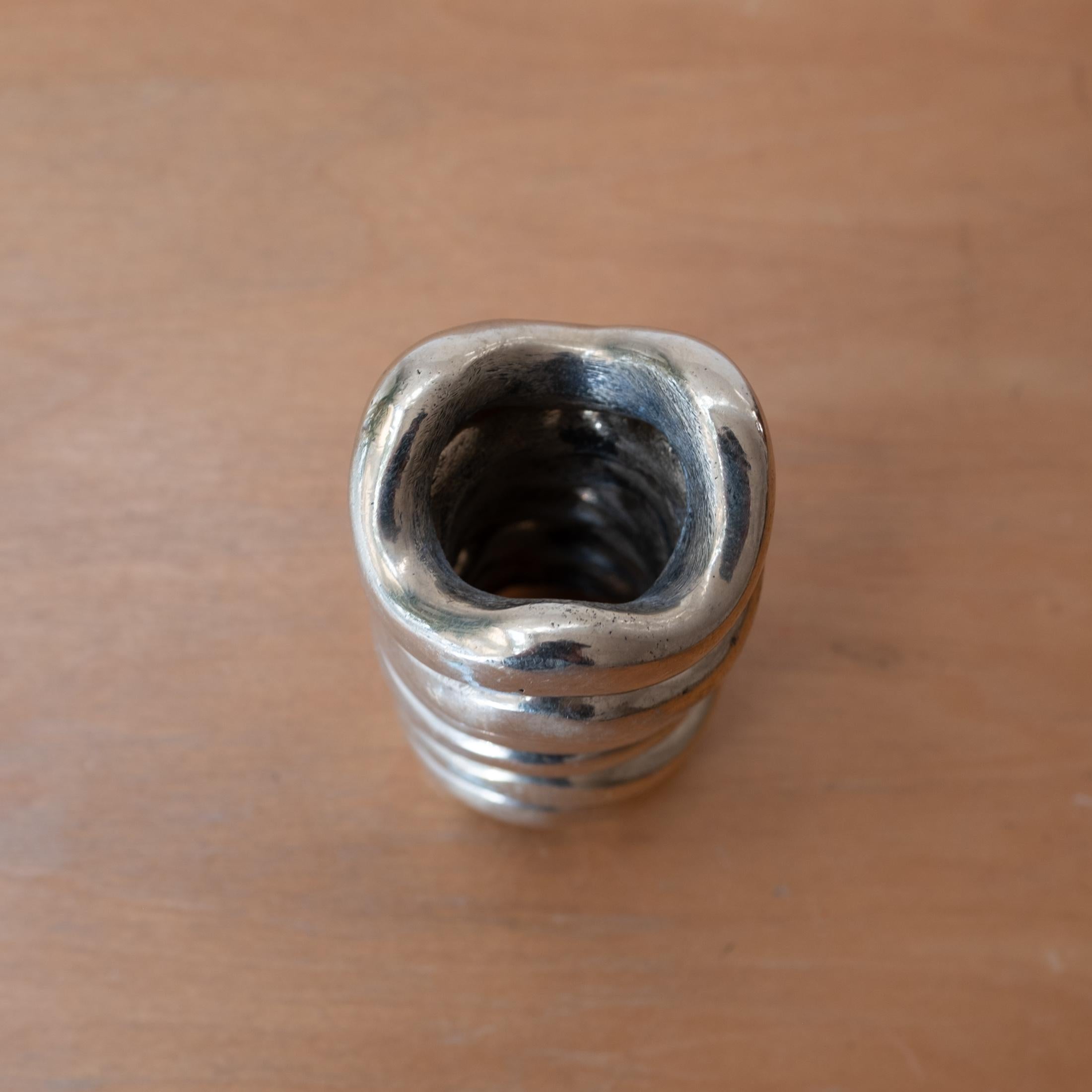 Brutalist Bronze 1970 Sculptural Napkin Rings Set of 6 en vente 3