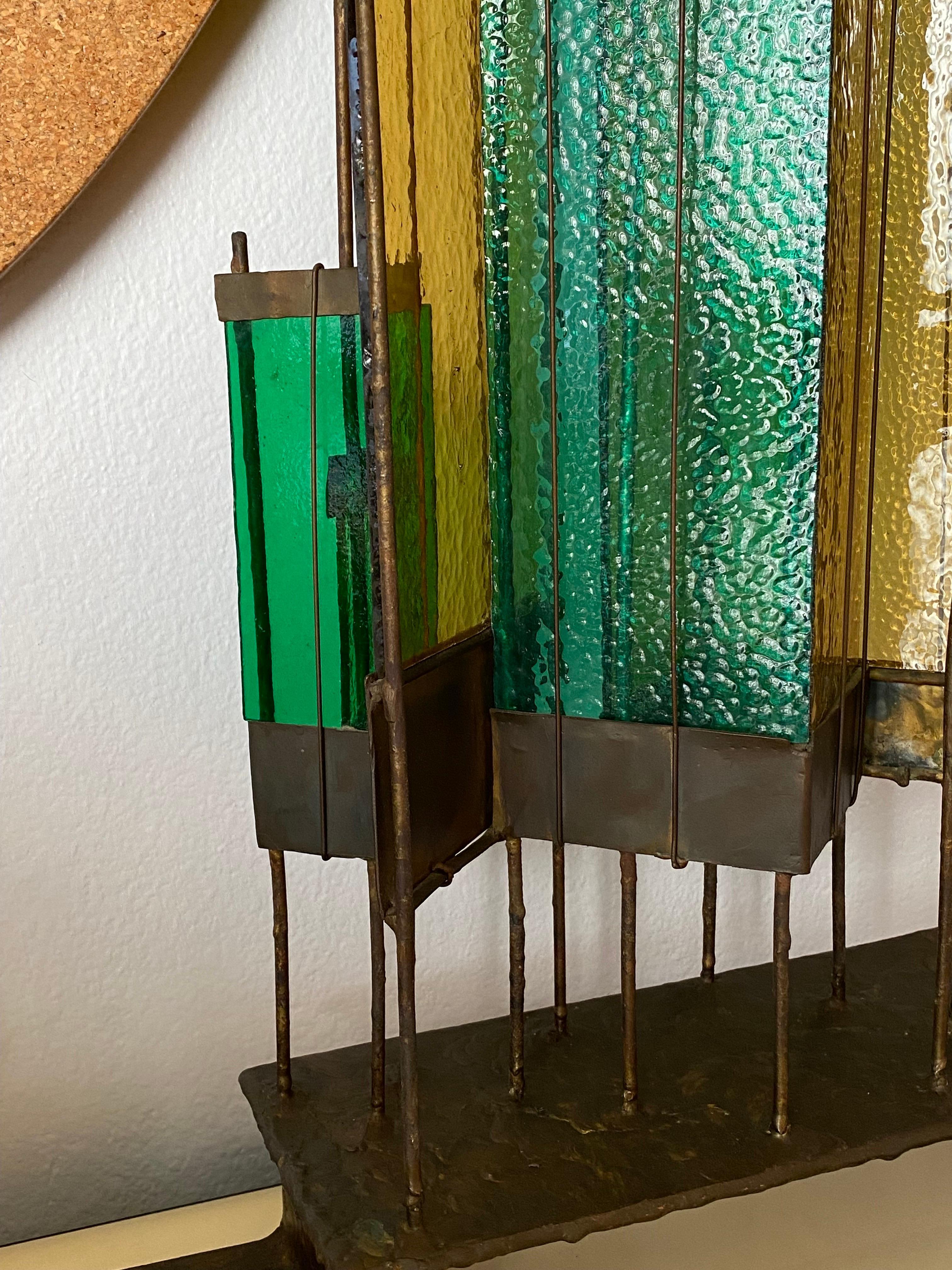 Metà XX secolo Scultura brutalista in bronzo e vetro in vendita