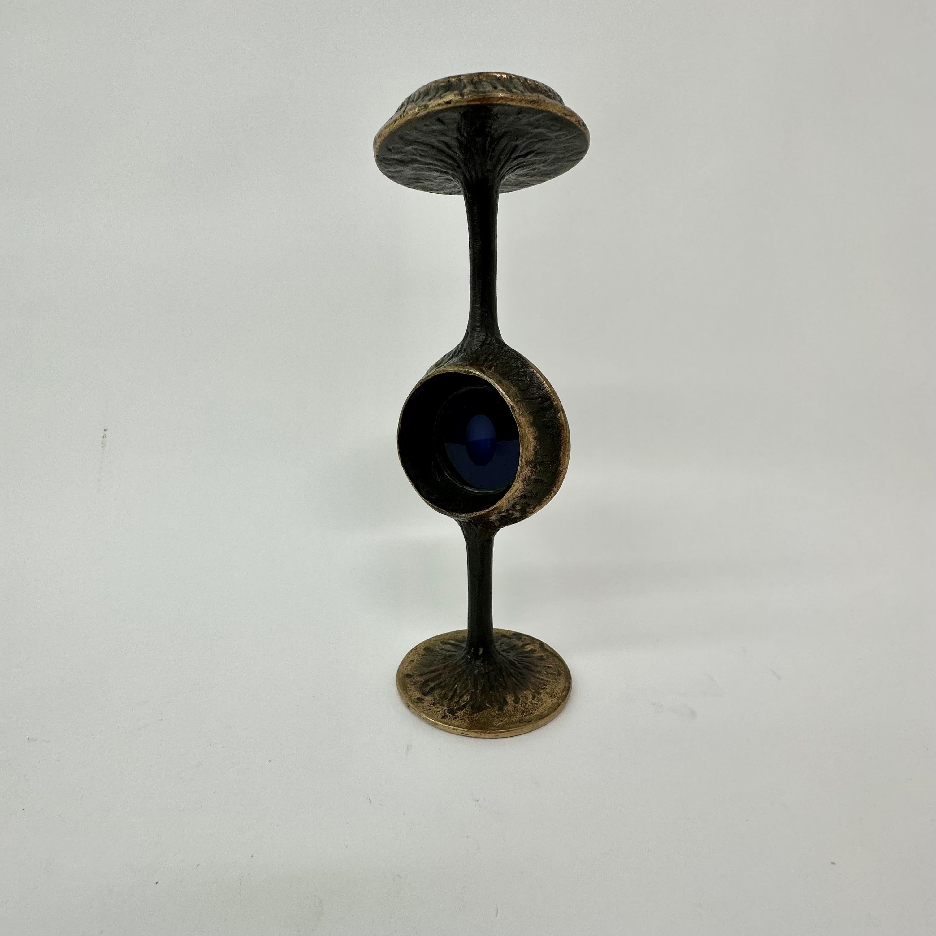 Brutalist bronze candle stick with blue crystal , 1970’s In Good Condition For Sale In Delft, NL