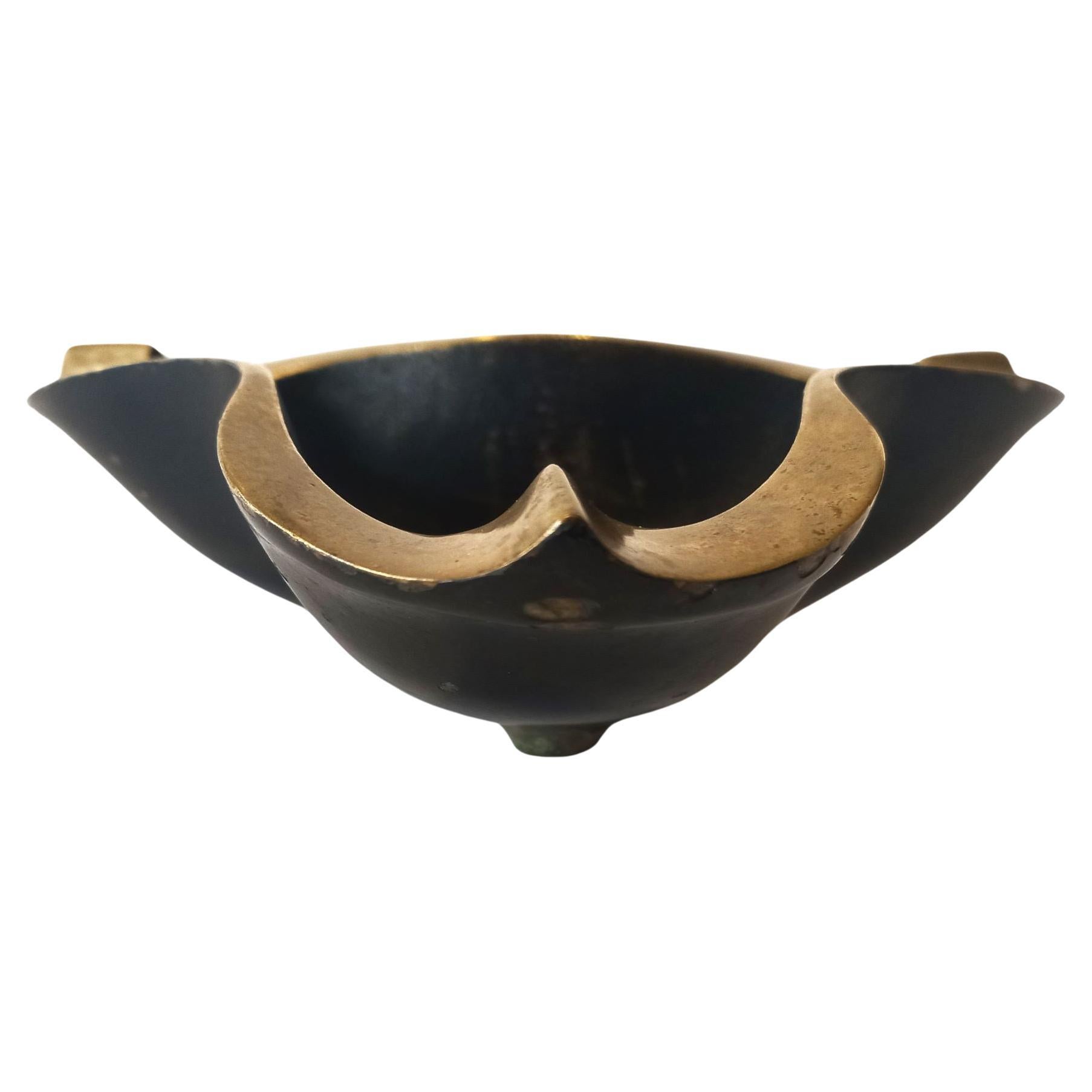 Brutalist bronze cigar ashtray In Fair Condition For Sale In Vienna, AT
