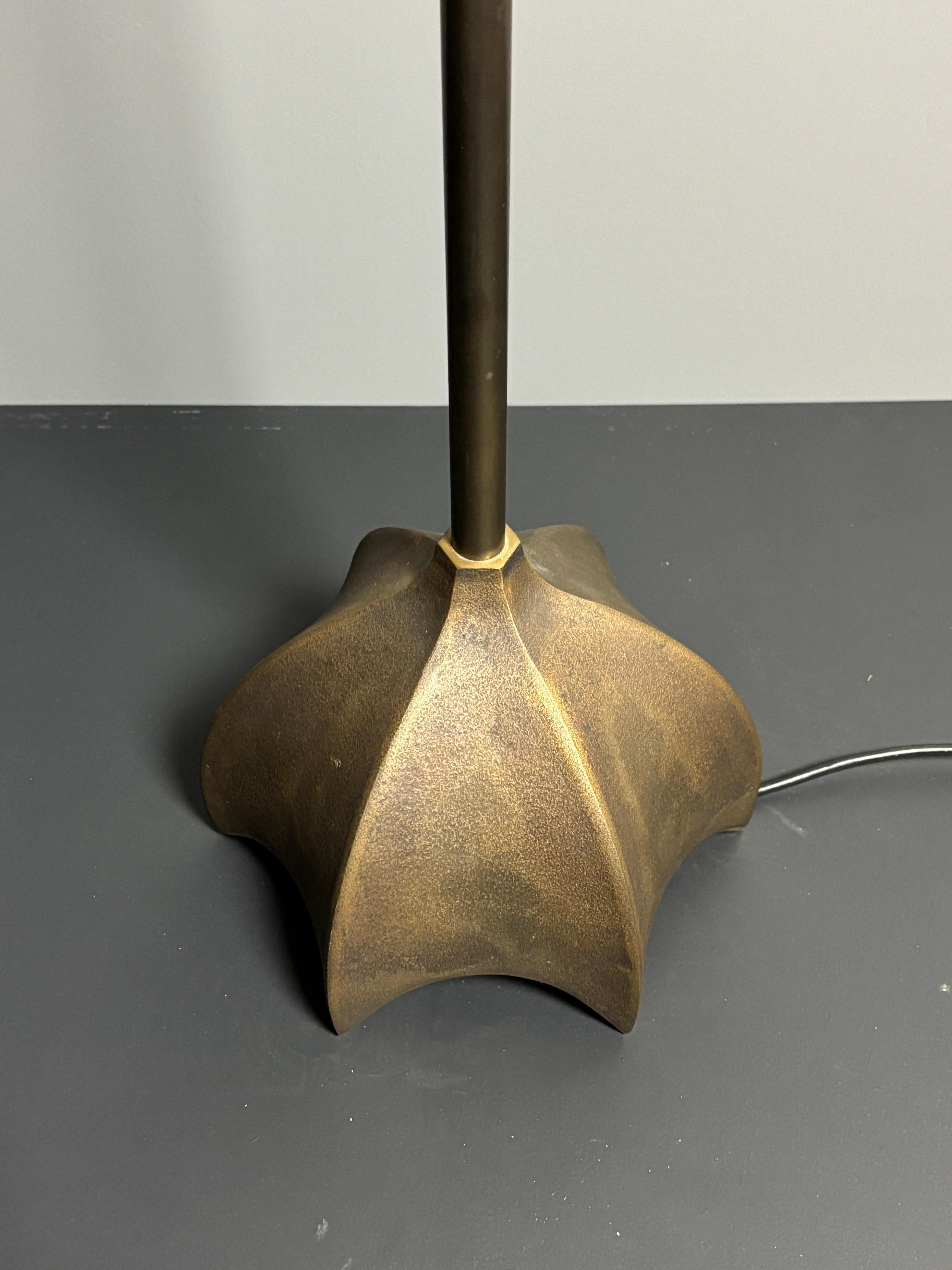 Brutalist bronze floor lamp, Dutch design 1990s by Jan des Bouvrie for Quasar For Sale 2