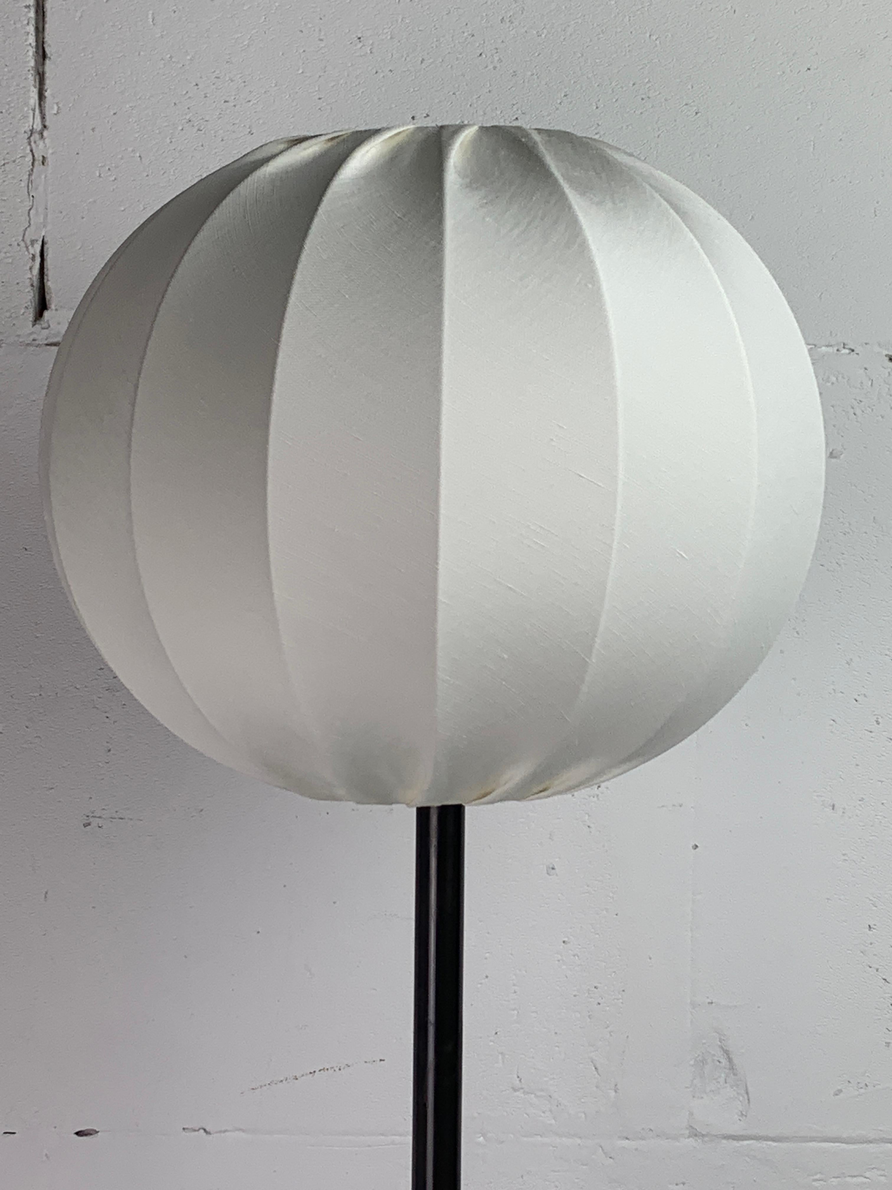 Late 20th Century Brutalist bronze large cocoon table lamp, Dutch 1990s For Sale