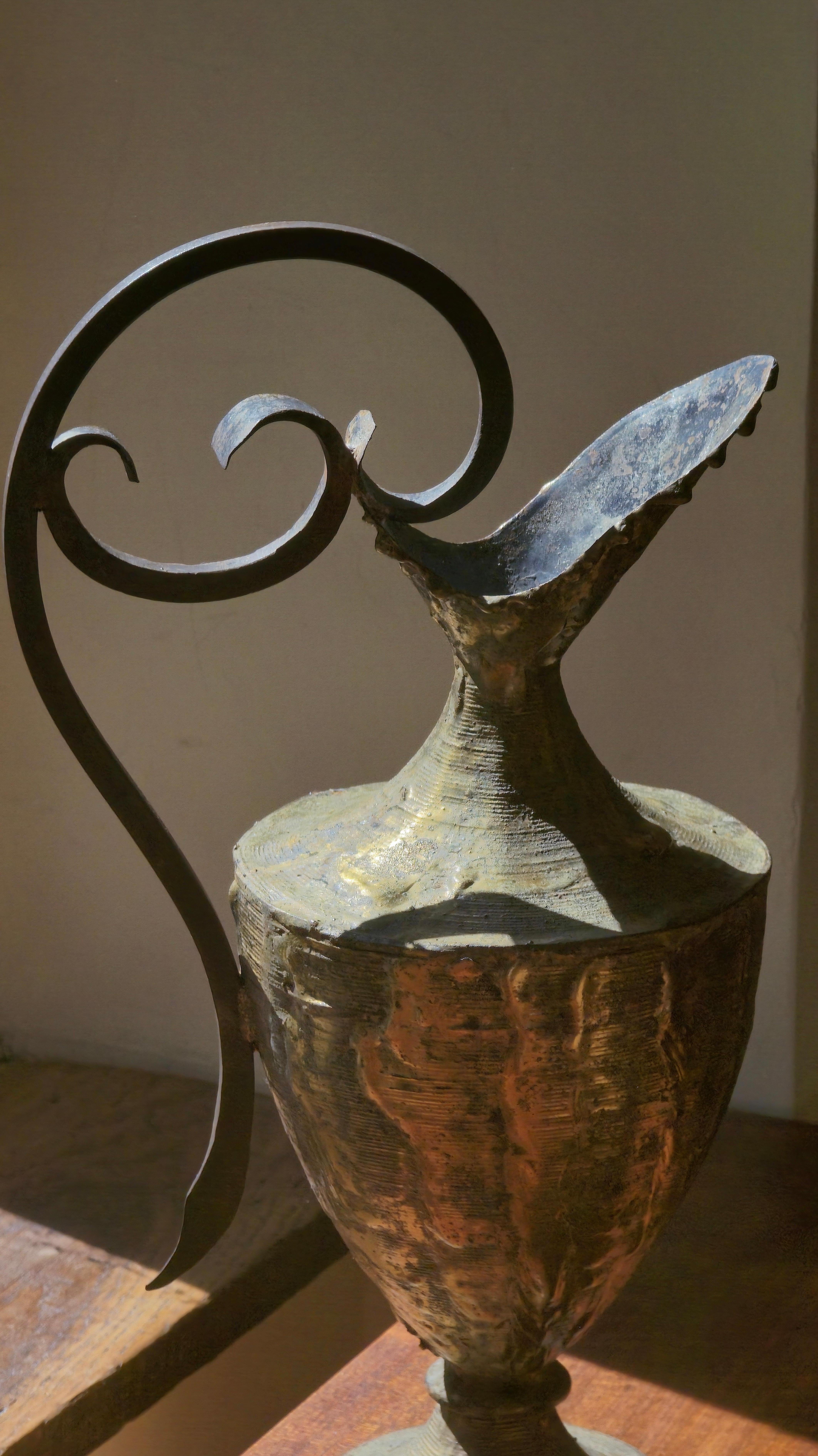 Brutalist Bronze Pitcher by Max Bré, France, circa 1970 In Good Condition For Sale In PARIS, FR
