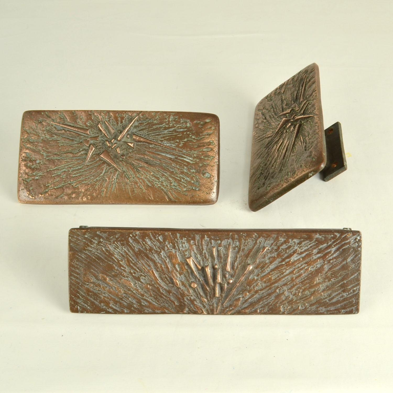 Brutalist Bronze Door Handles and Letterbox with Dynamic Relief For Sale 11