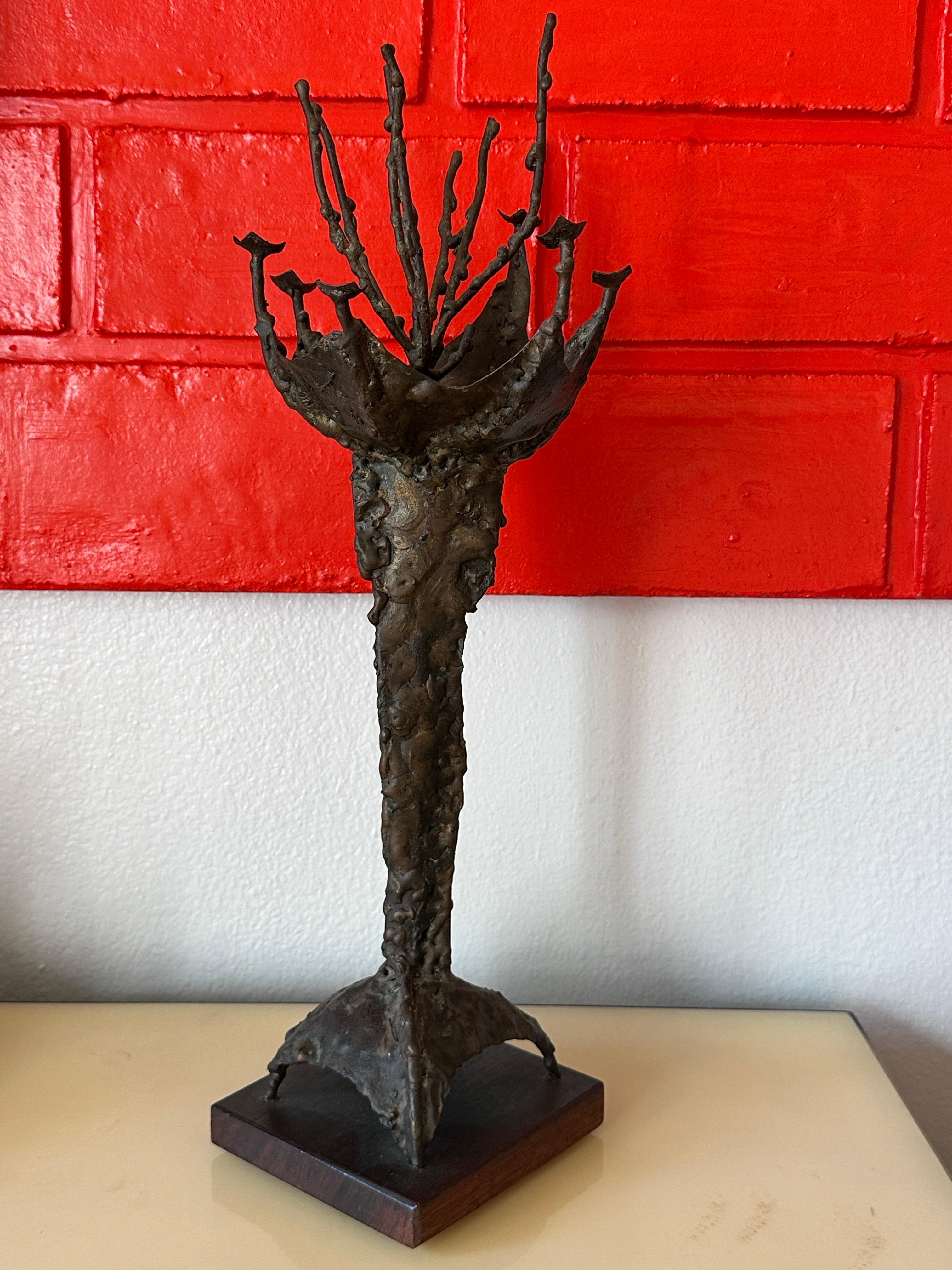 Scultura brutalista in bronzo su base di mogano dell'artista di Laguna Beach Ralph Tazian 