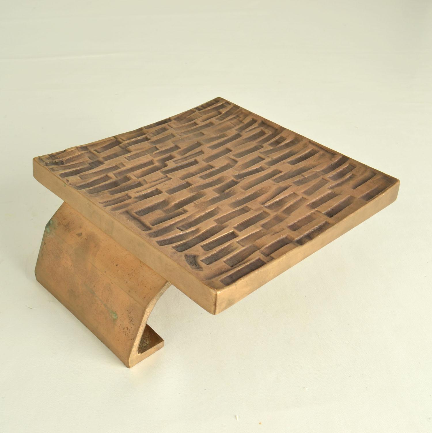 Brutalist Bronze Square Push Pull Door Handles with Embossed Relief In Excellent Condition For Sale In London, GB