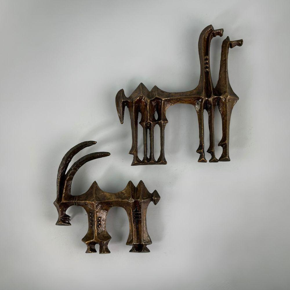 Brutalist Bronze Wall Aries Ornamentation Designed by Zoltan Pap - MCM For Sale 2