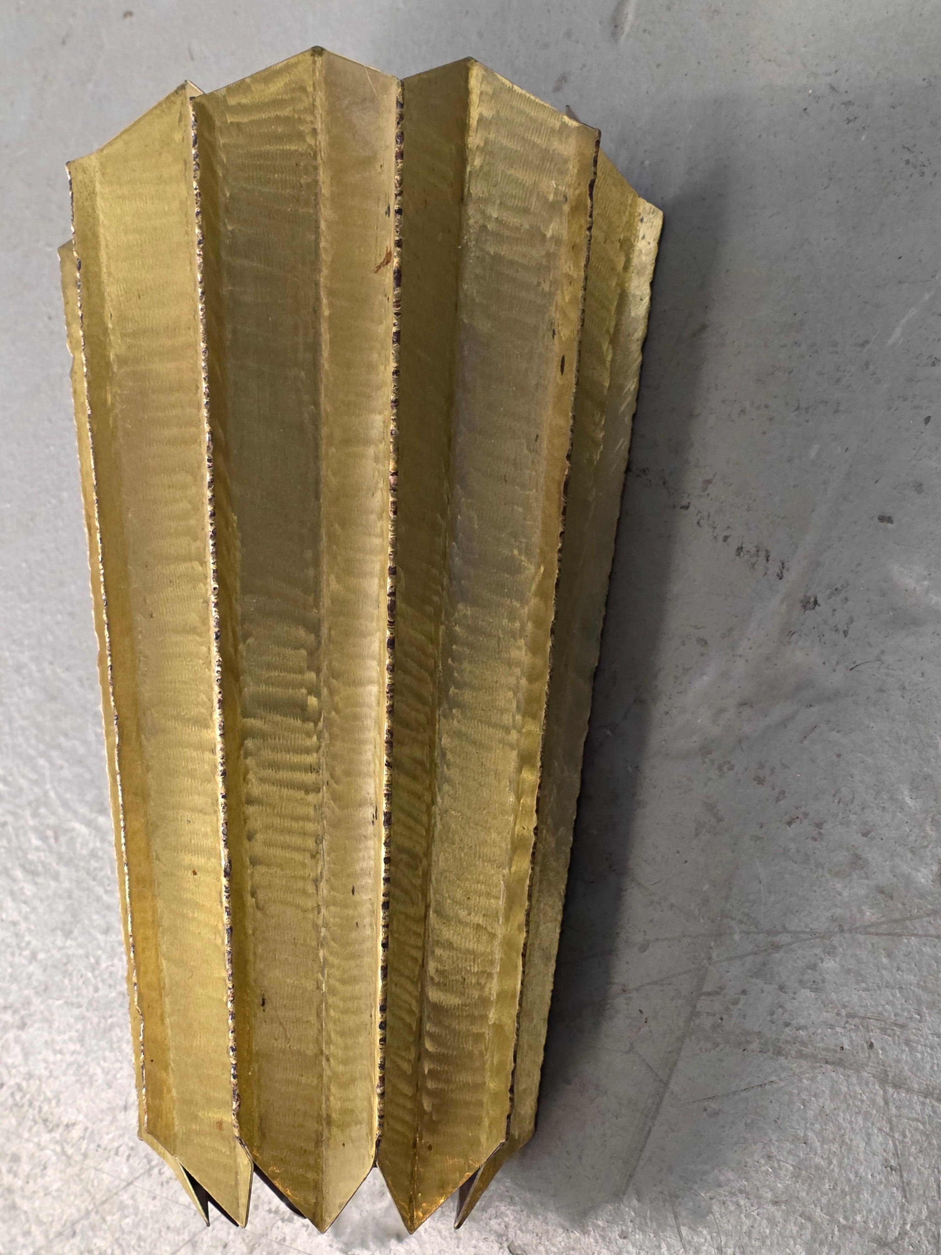 Brutalistischer bronze wandleuchter von Larry Lubow (amerikanisch) im Angebot