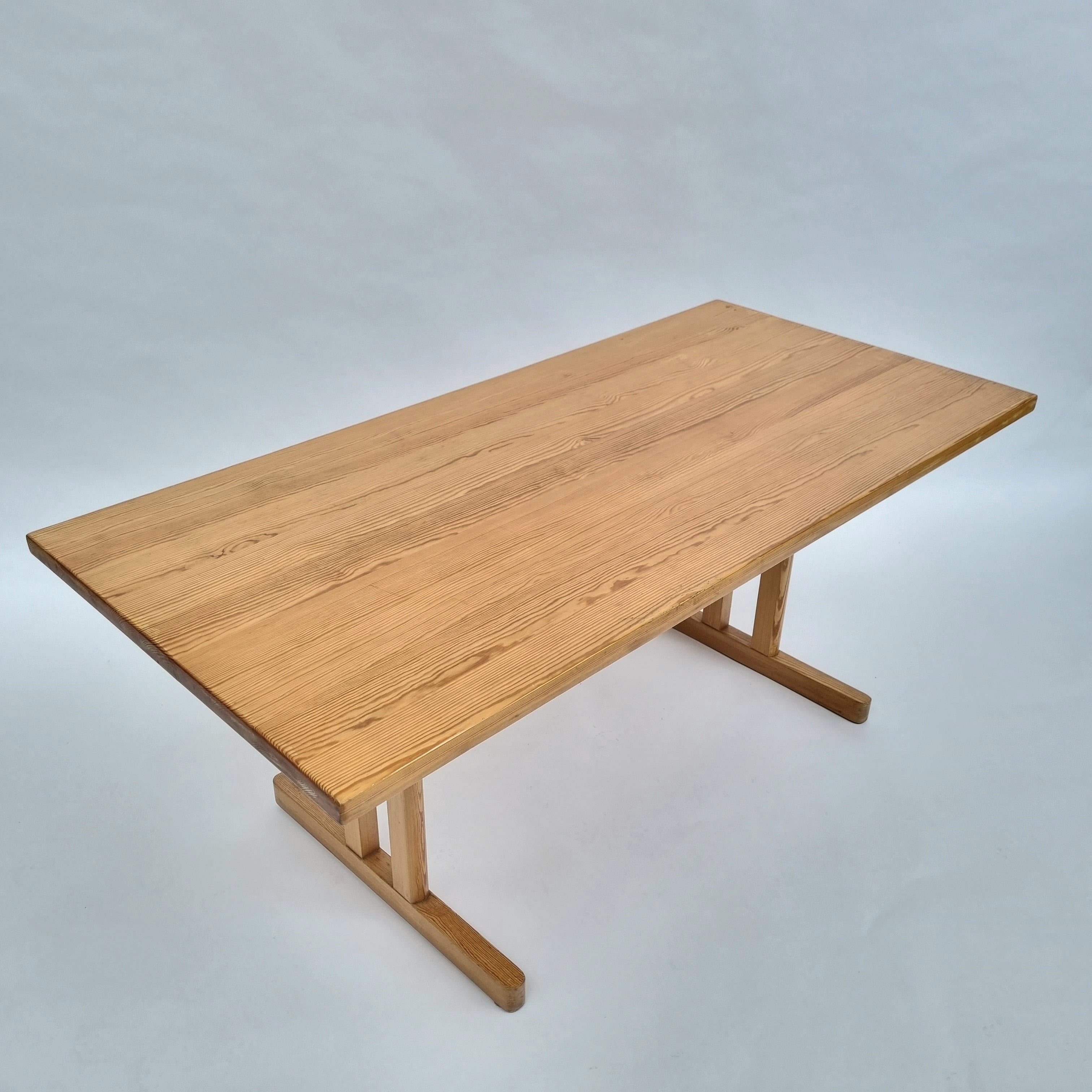 Brutalist Brown Solid Pine Dining Table or Work Desk, 1970s In Good Condition In Hilversum, NL