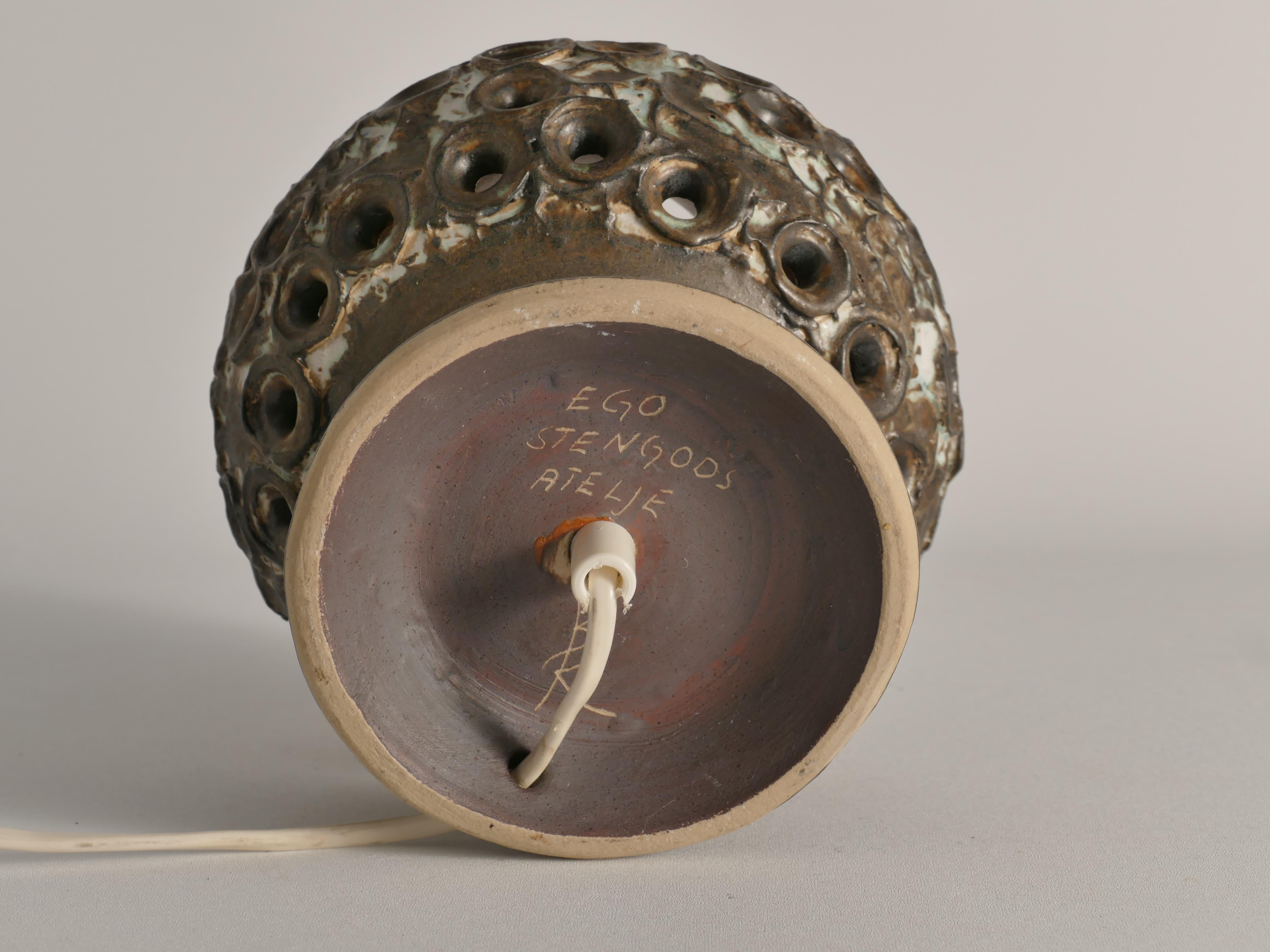 Vernissé Lampe de table brutaliste en grès Brown par EGO, Suède, années 1960 en vente