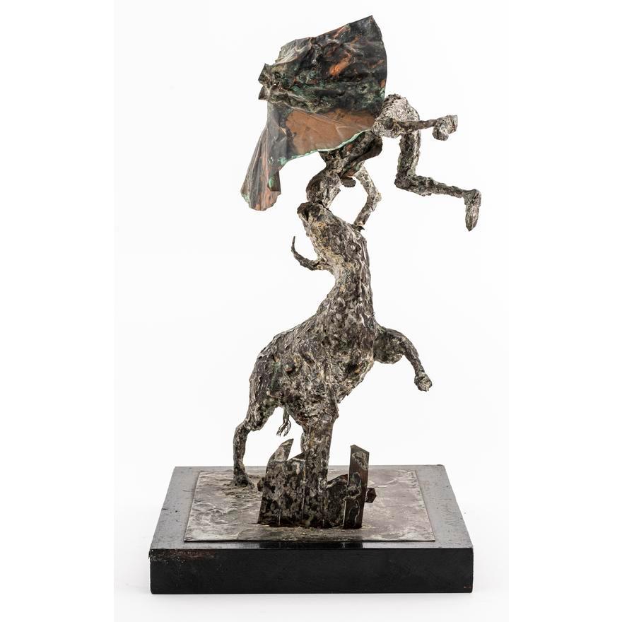 Sculpture brutaliste d'un taureau jetant un Matador en vente 1