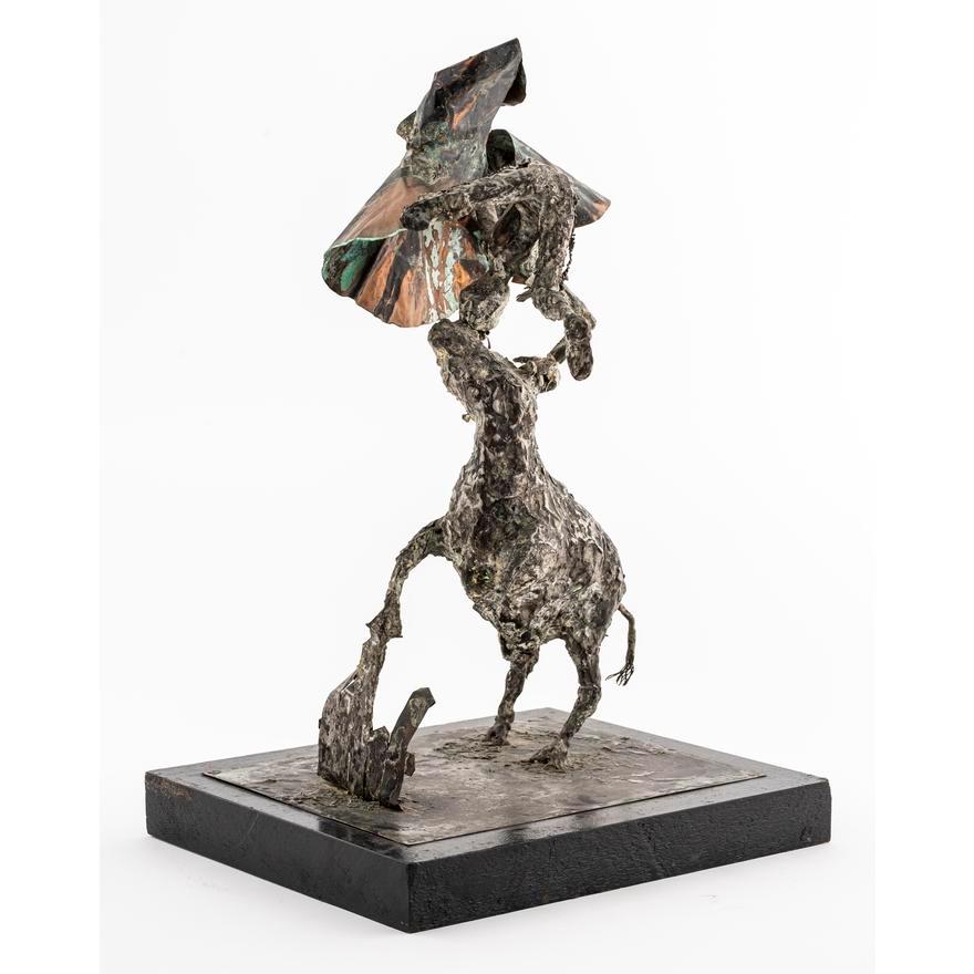 Sculpture brutaliste d'un taureau jetant un Matador en vente 2