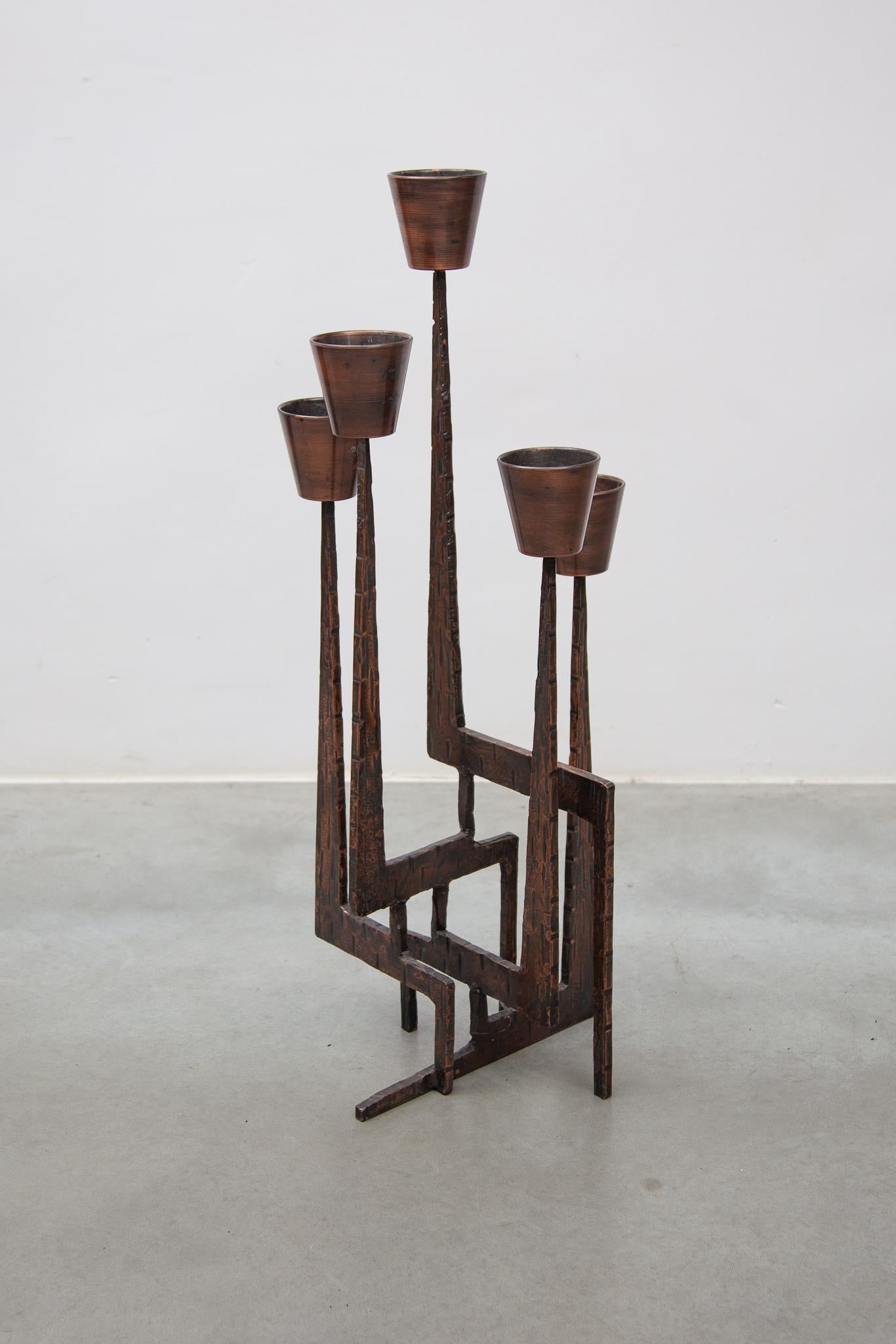 Fin du 20e siècle Candélabre brutaliste, sculpture en fer forgé, 1970, France en vente