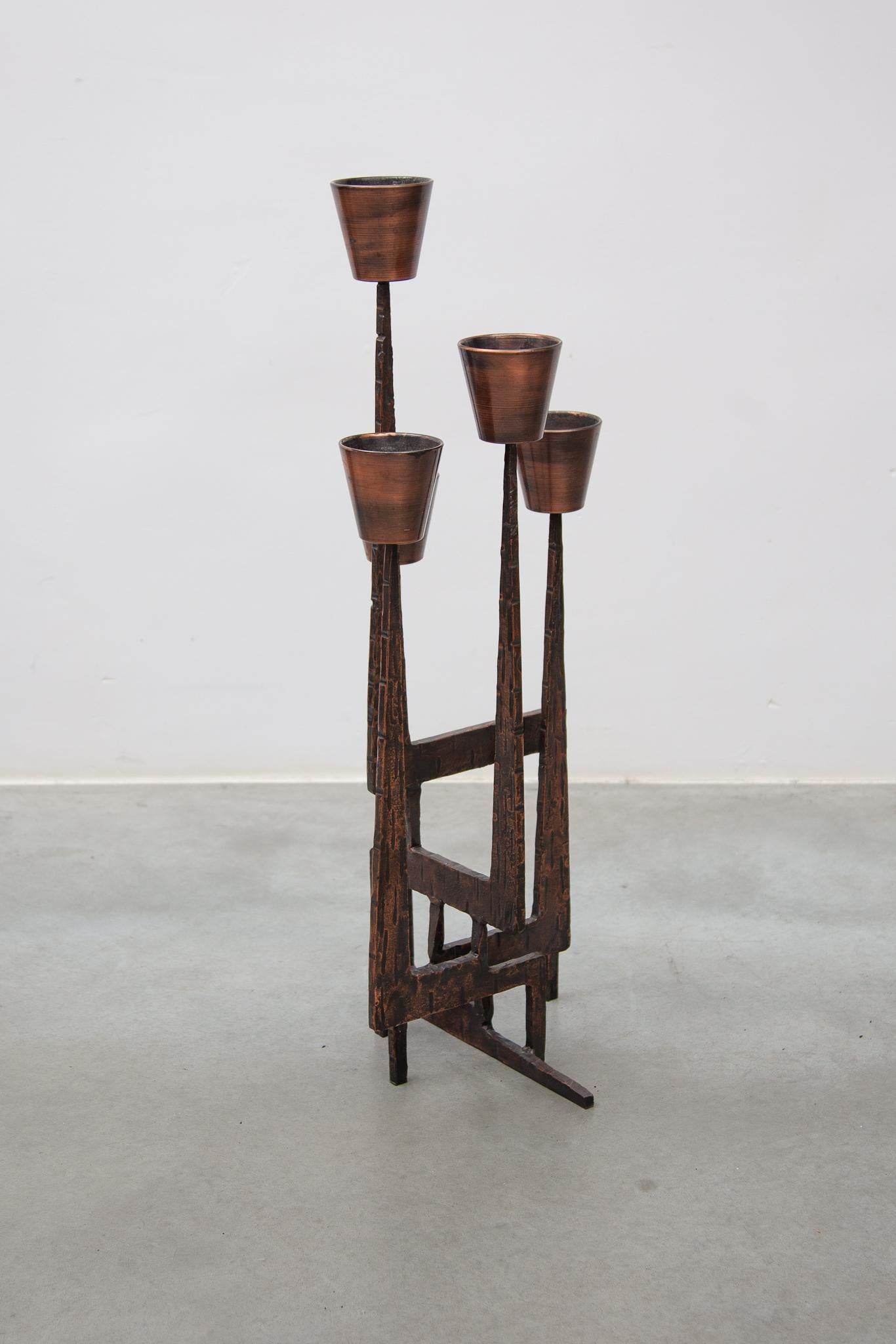 Candélabre brutaliste, sculpture en fer forgé, 1970, France en vente 1