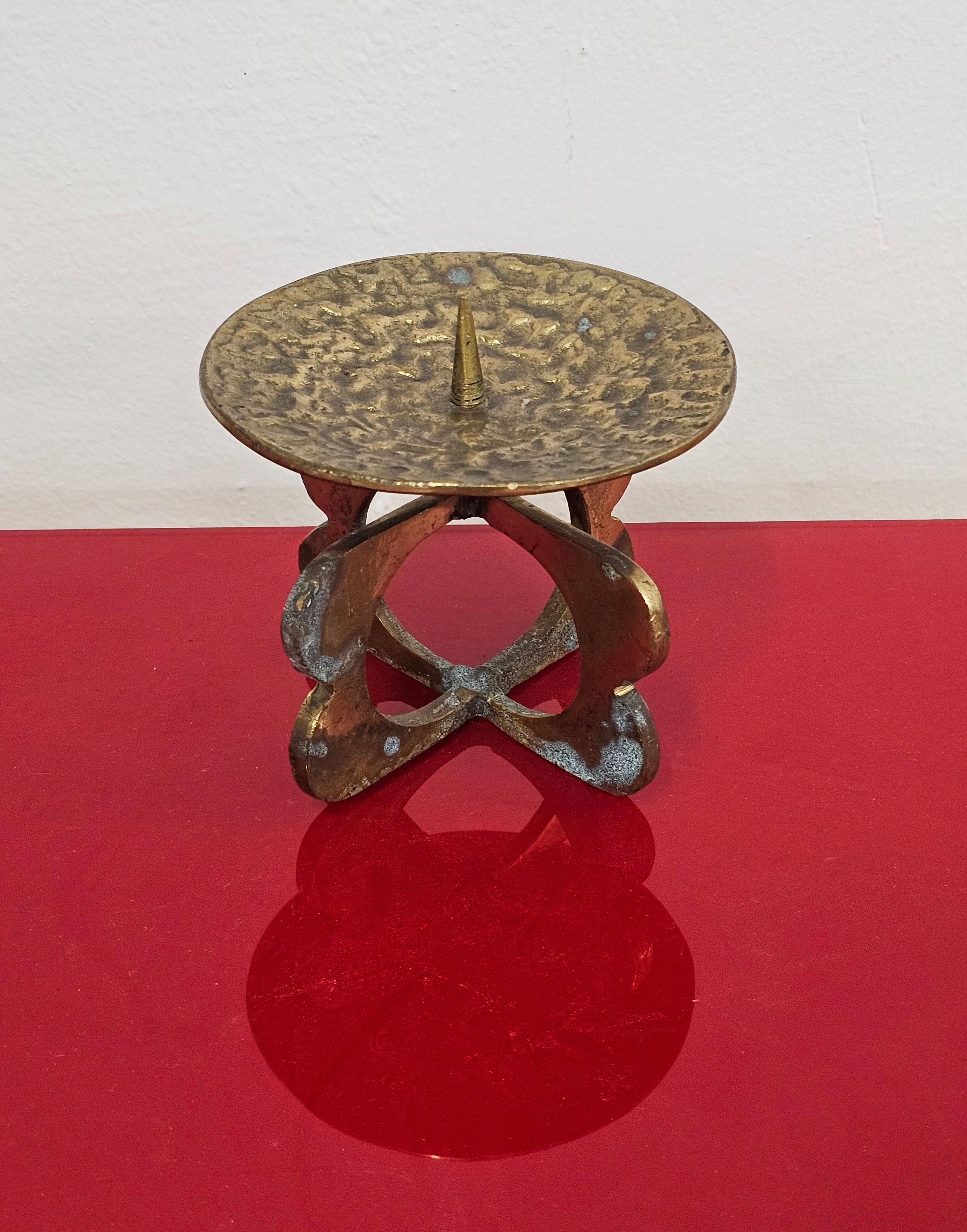 Brutalistischer Kerzenständer aus massivem Messing, Österreich 1970er Jahre im Angebot 2