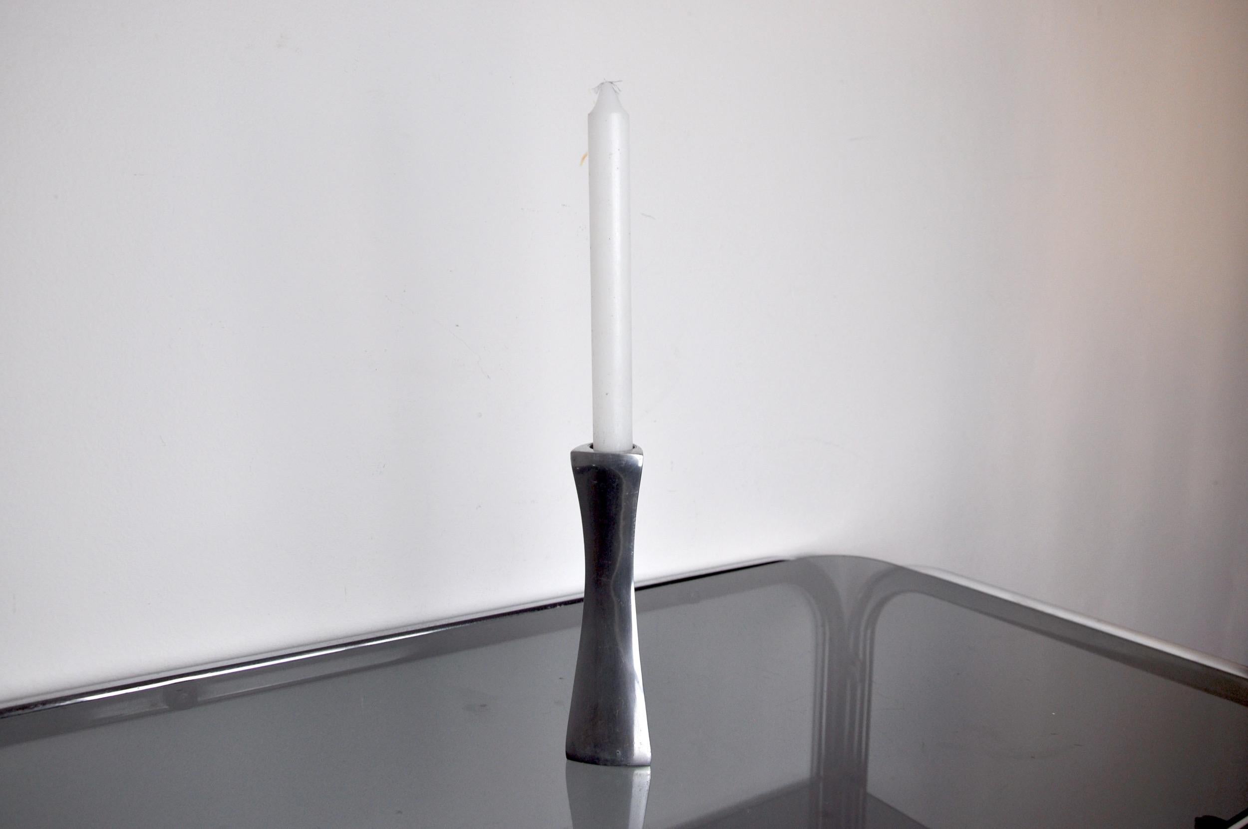 Very beautiful brutalist candle holder designed and produced by art3 spain in spain in the 1970s.

Triangular structures in solid aluminum.

Unique objects that will decorate wonderfully and bring a real design touch to your interior.

Ref: