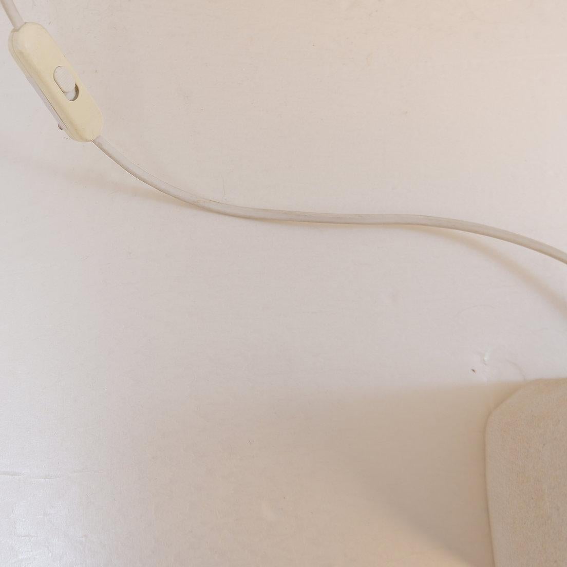 Lampe de table brutaliste en pierre calcaire sculptée - Circa 1980 en vente 1