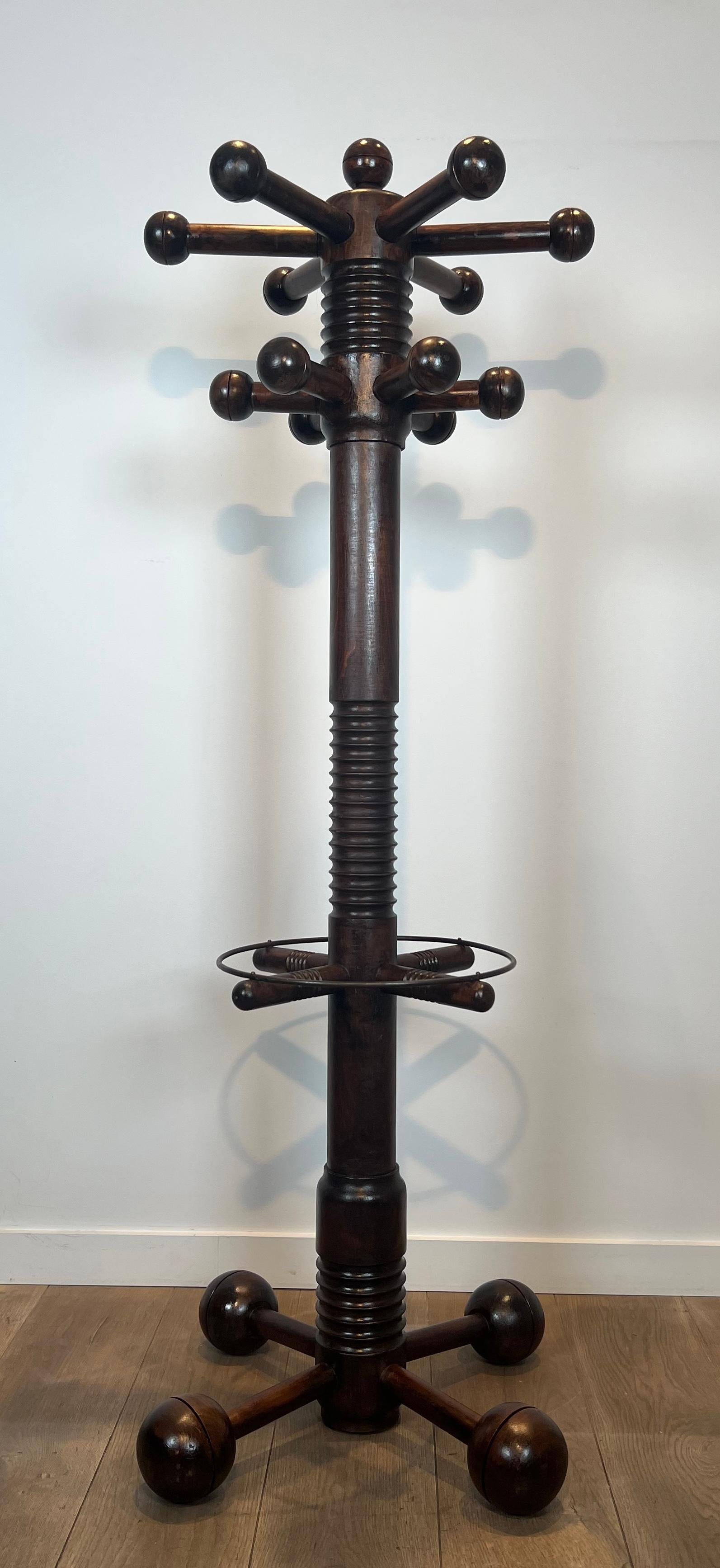 Brutalist Carved Oak Coat Rack By Charles Dudouyt In Good Condition For Sale In Marcq-en-Barœul, Hauts-de-France