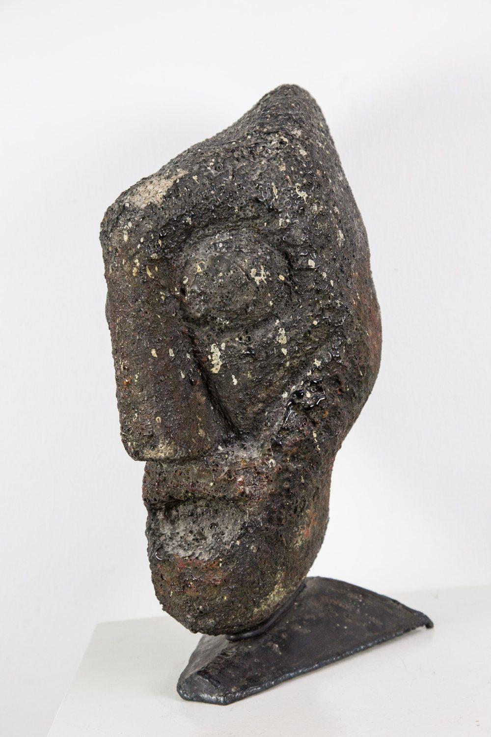 Brutalist Carved Stone Head by Jeno Murai, 1970's For Sale 2