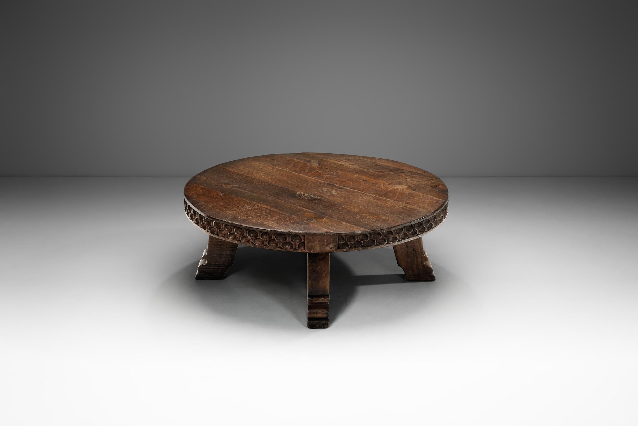 Brutalist Carved Wooden Coffee Table, Europe Mid-20th Century For Sale 1