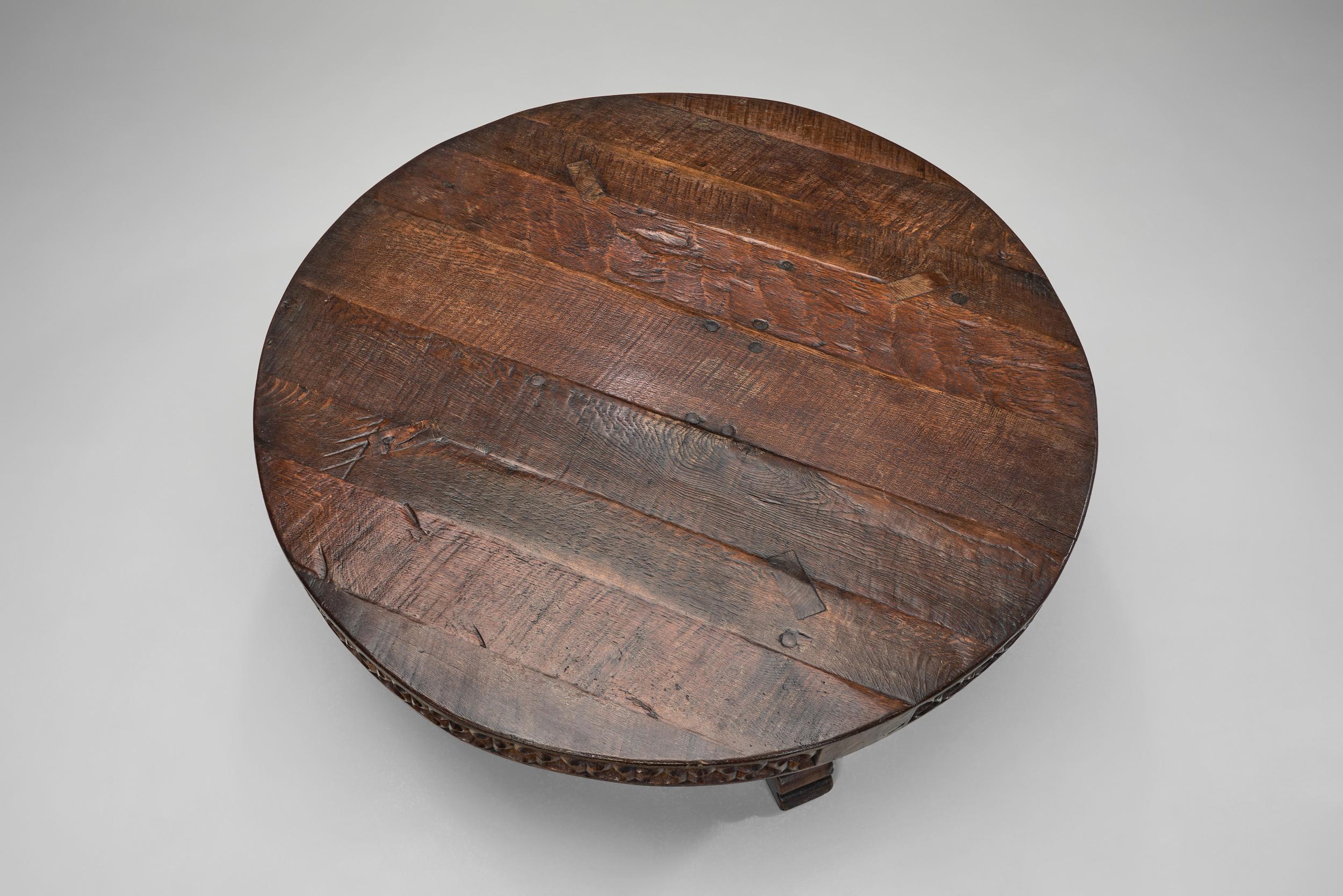 Brutalist Carved Wooden Coffee Table, Europe Mid-20th Century For Sale 3