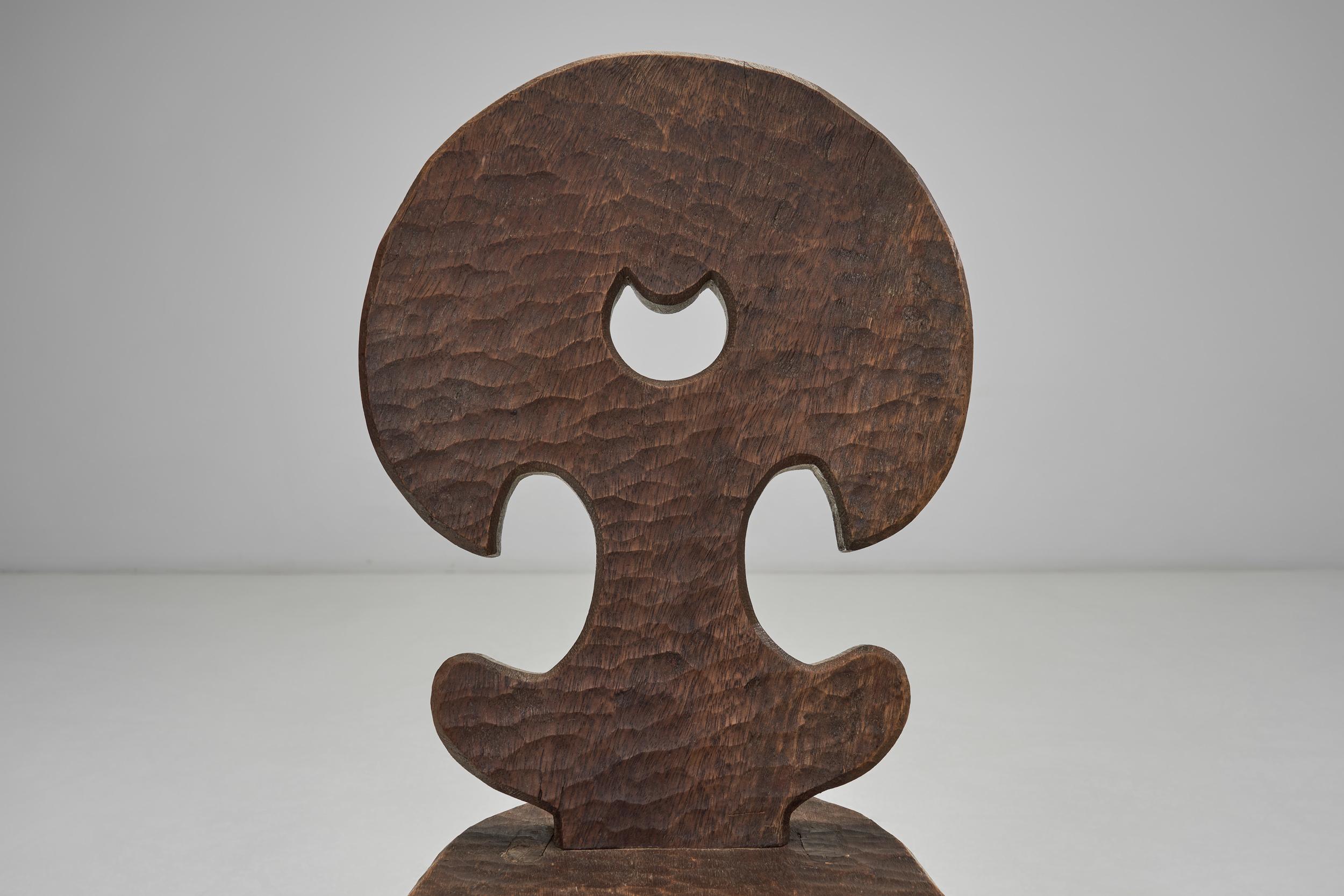 Brutalistische geschnitzte Kaminstühle aus Holz, Spanien ca. 1960er Jahre im Angebot 2