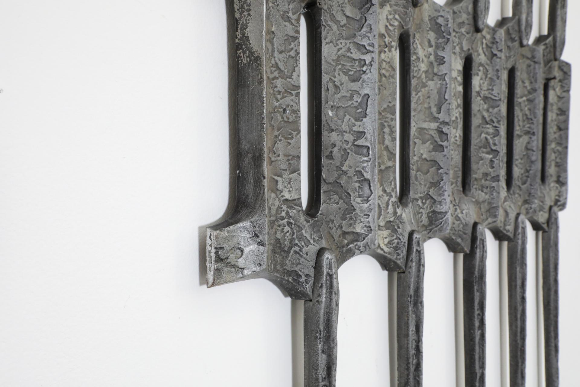 Panneau de porte brutaliste en aluminium coulé, Allemagne, années 1970 en vente 7