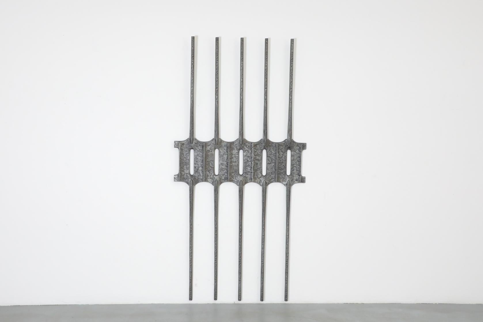 Allemand Panneau de porte brutaliste en aluminium coulé, Allemagne, années 1970 en vente