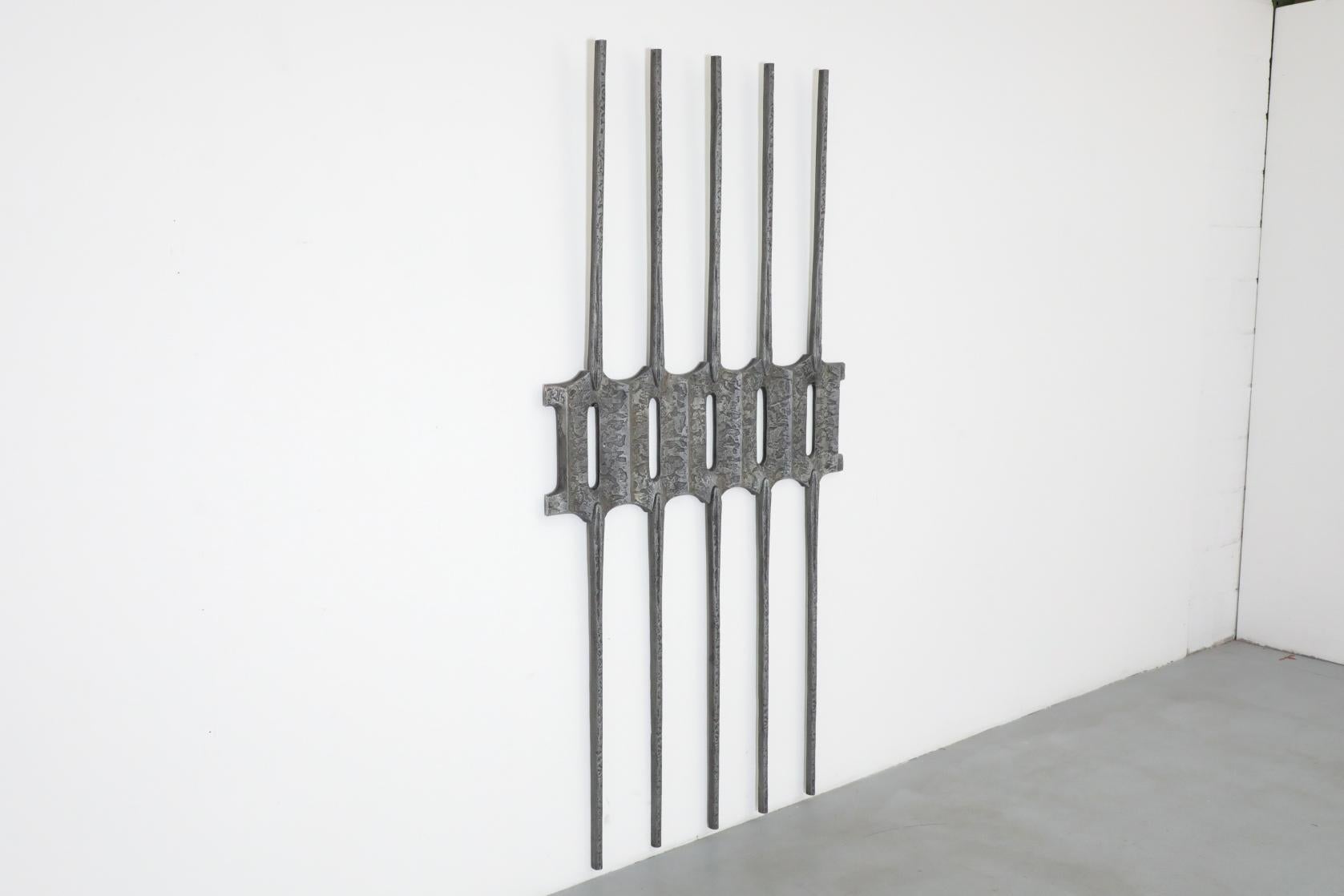 Panneau de porte brutaliste en aluminium coulé, Allemagne, années 1970 Bon état - En vente à Los Angeles, CA