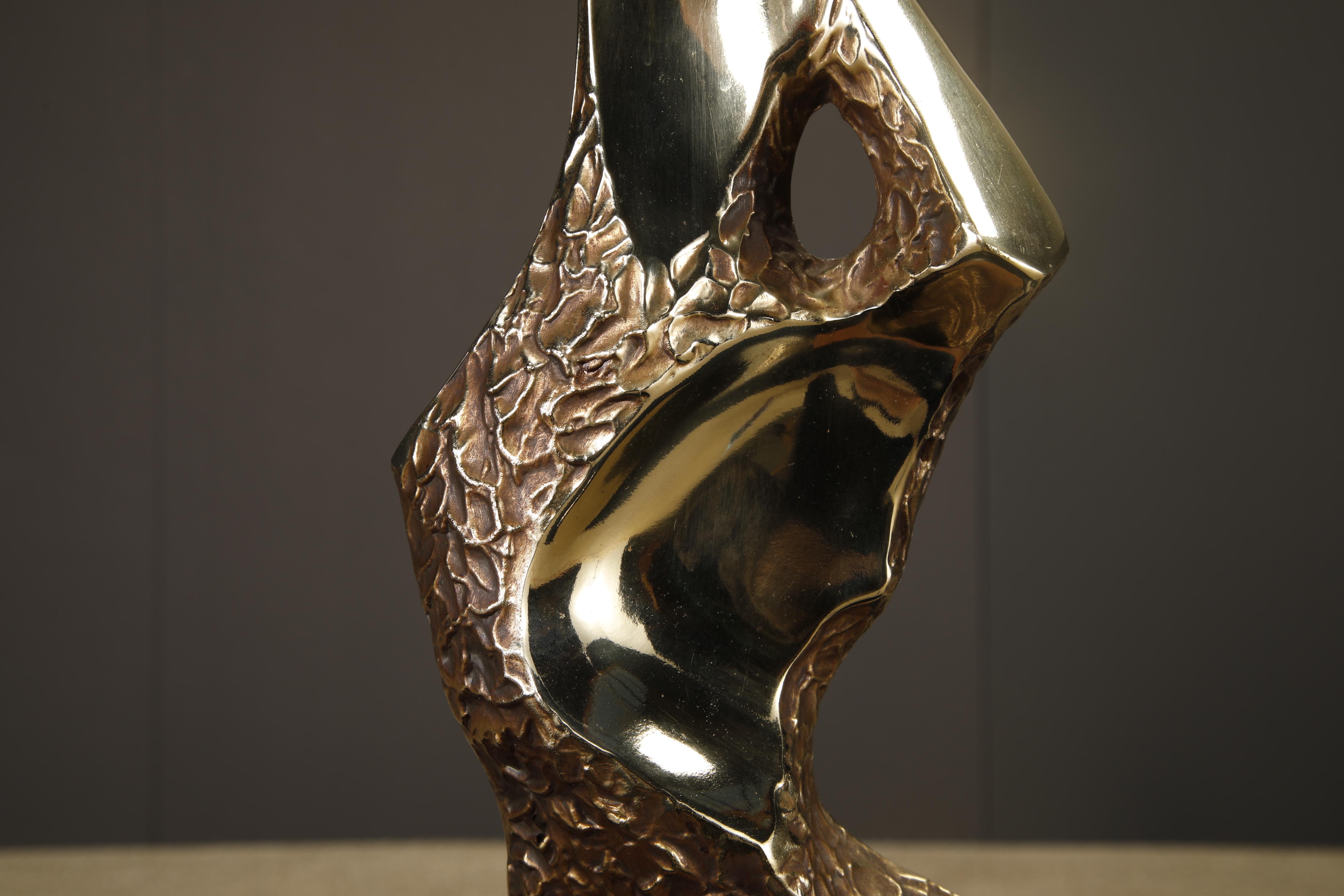 Lampada da tavolo brutalista in ottone fuso e noce di Laurel, USA, anni '70 in vendita 4