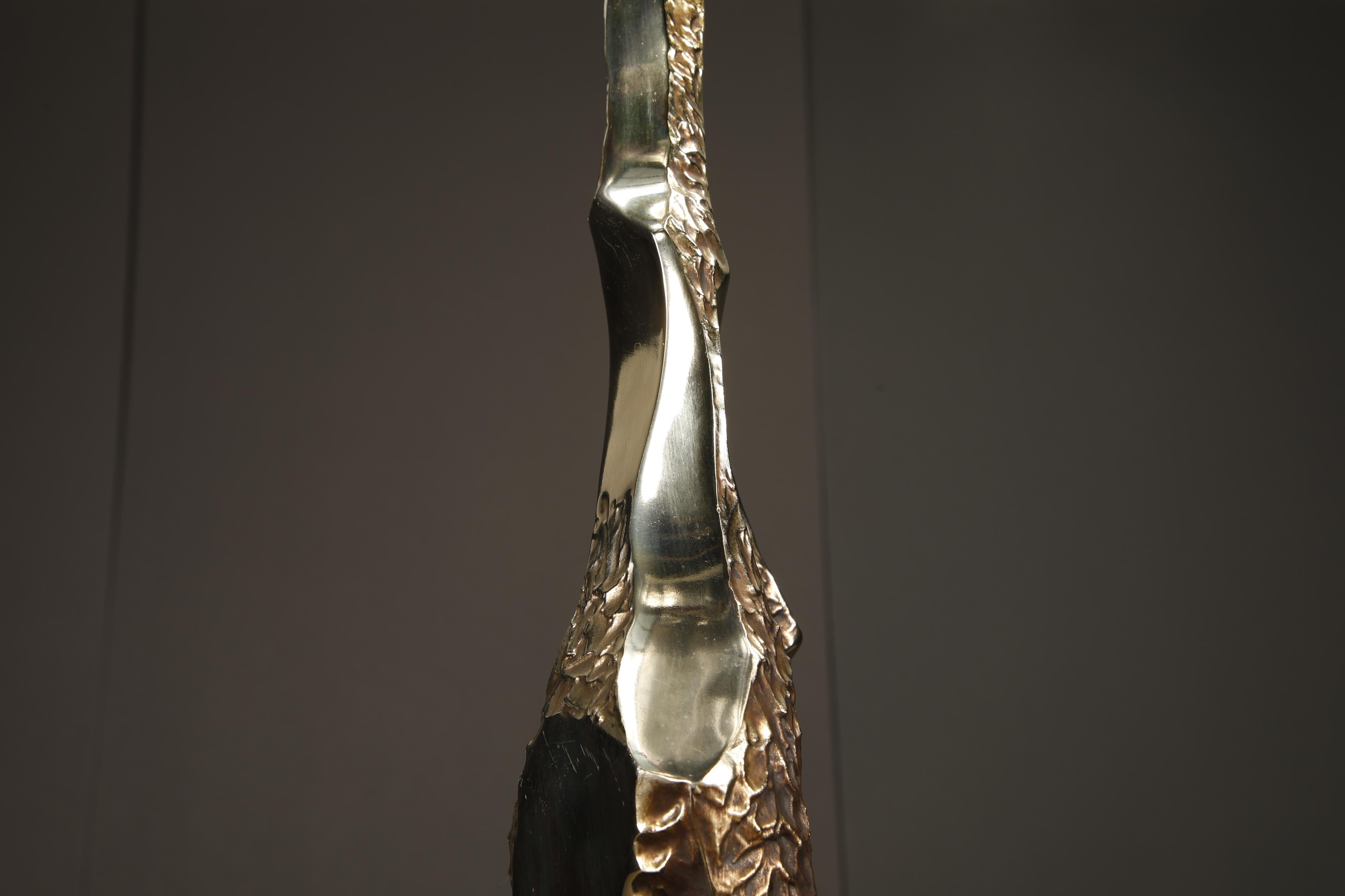 Lampada da tavolo brutalista in ottone fuso e noce di Laurel, USA, anni '70 in vendita 11