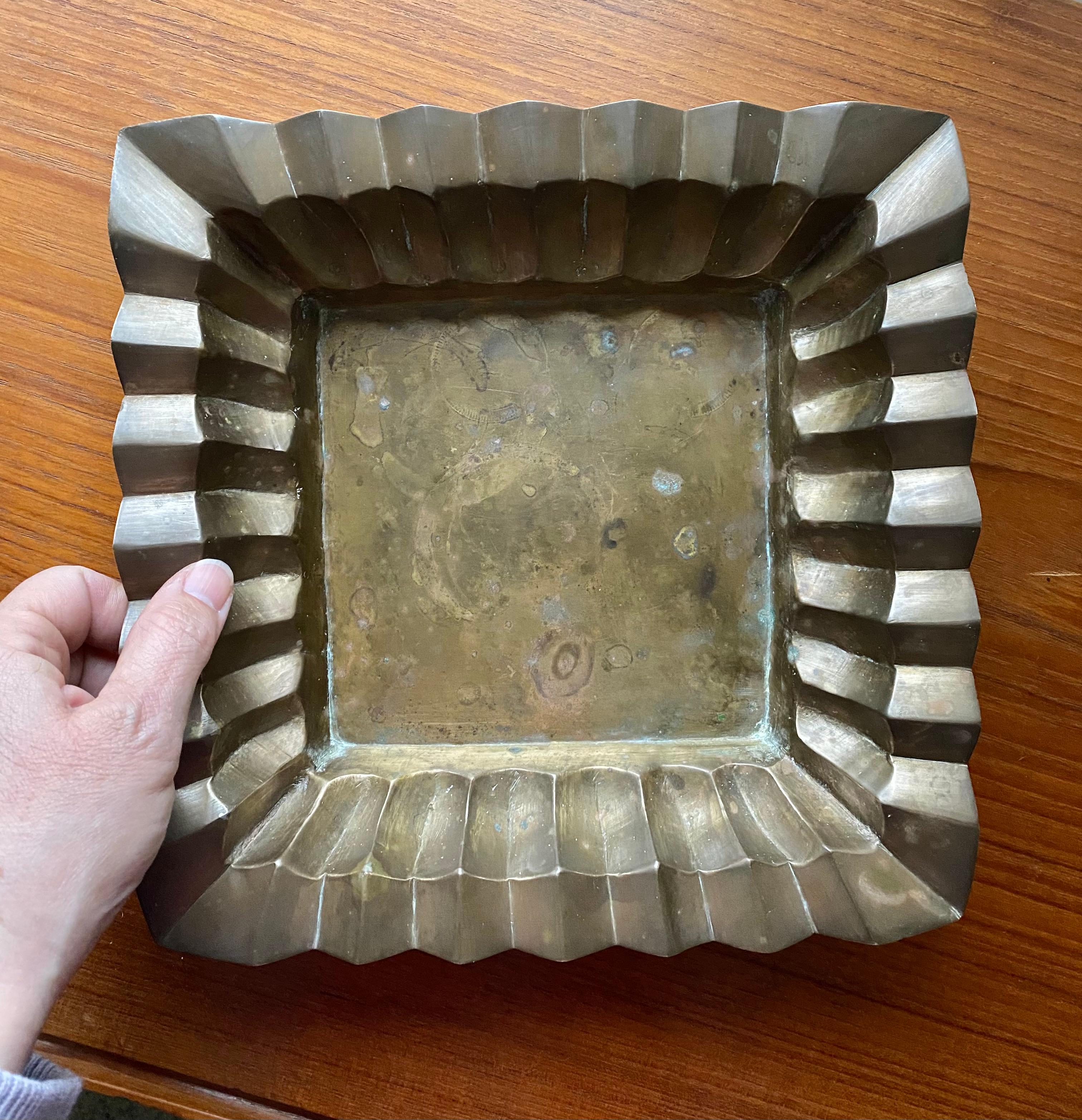 Brutalist Cast Brass Geometric Folded Edge Vide Poche for Raymor In Good Condition For Sale In Fort Collins, CO