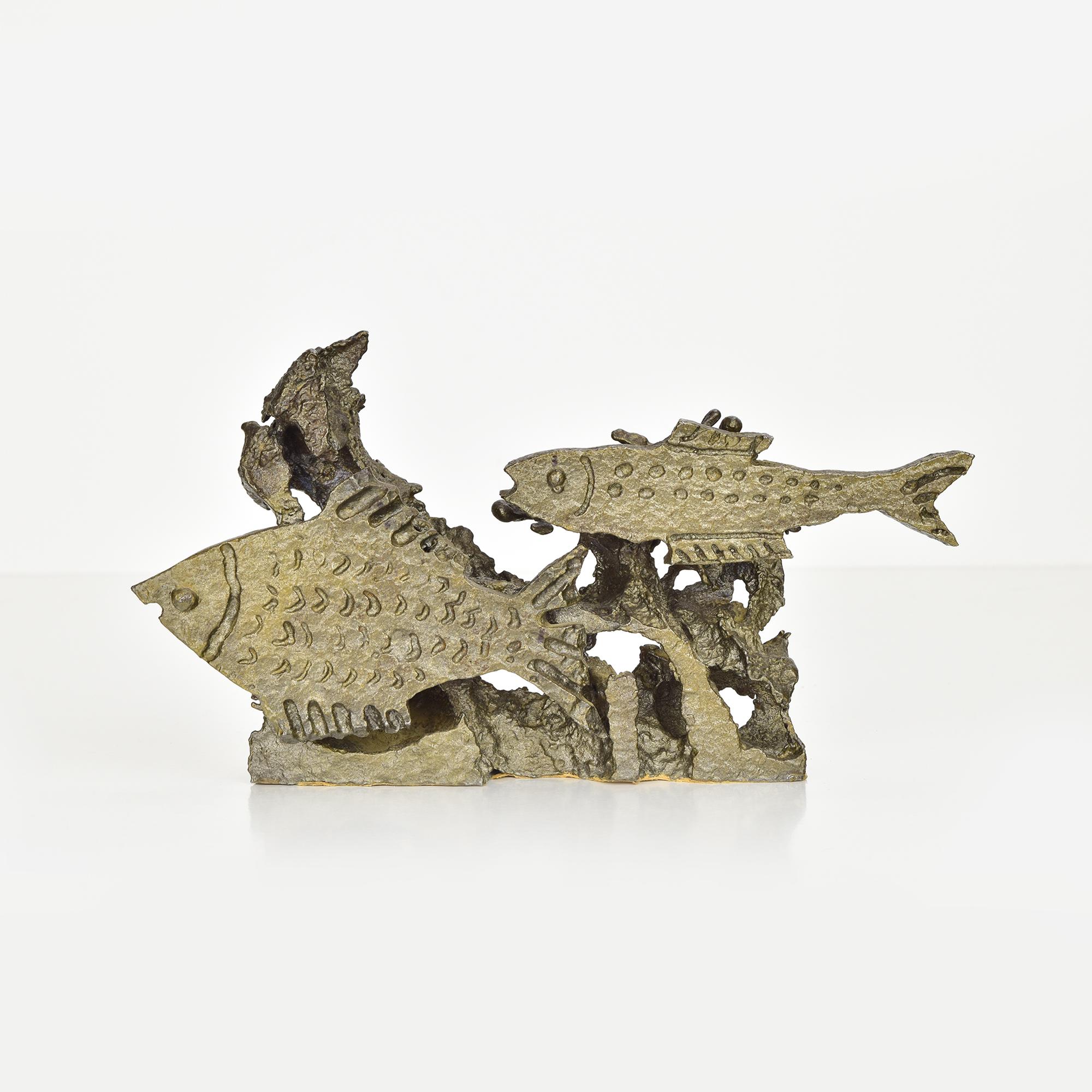 Brutalismo Scultura di pesce in ghisa brutalista - Design ispirato all'acquario di metà secolo 1977 in vendita
