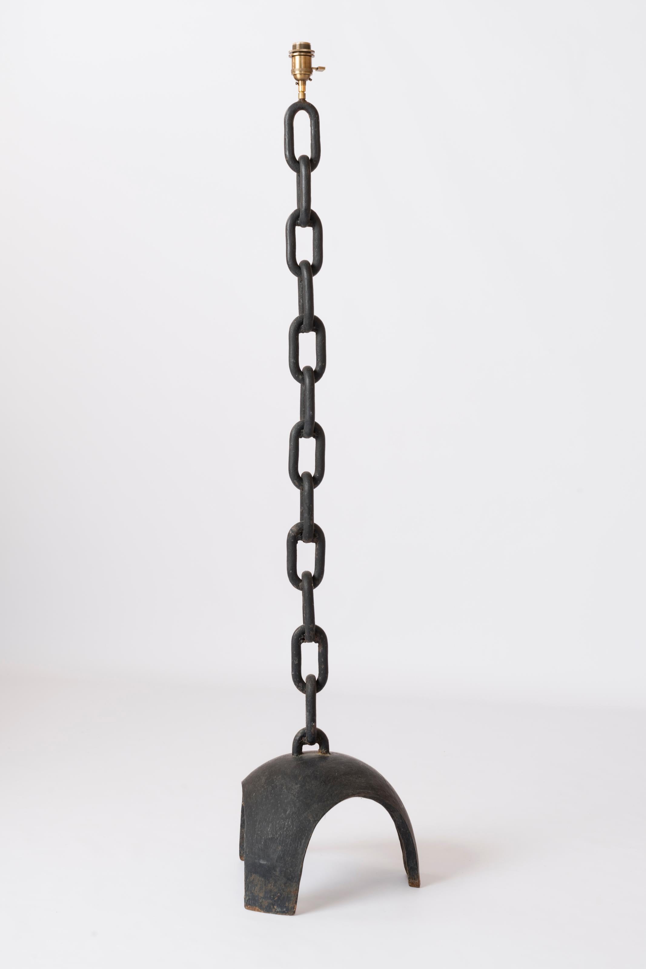 Late 20th Century Brutalist Cast Iron & Marine Chain Links Floor Lamp - France 1970's For Sale