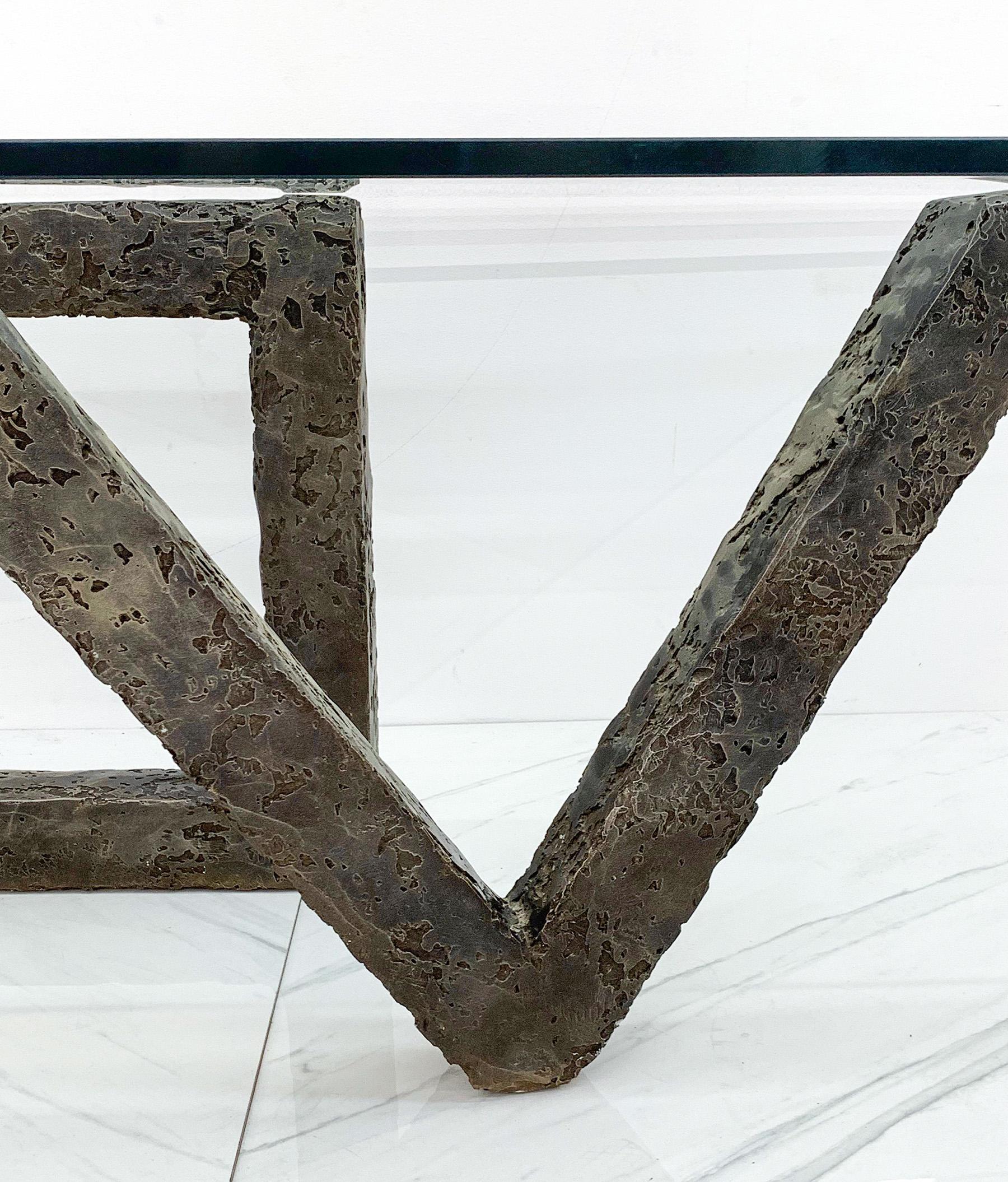Mesa de comedor geométrica brutalista de metal fundido a la manera de Paul Evans en Bueno estado para la venta en Culver City, CA