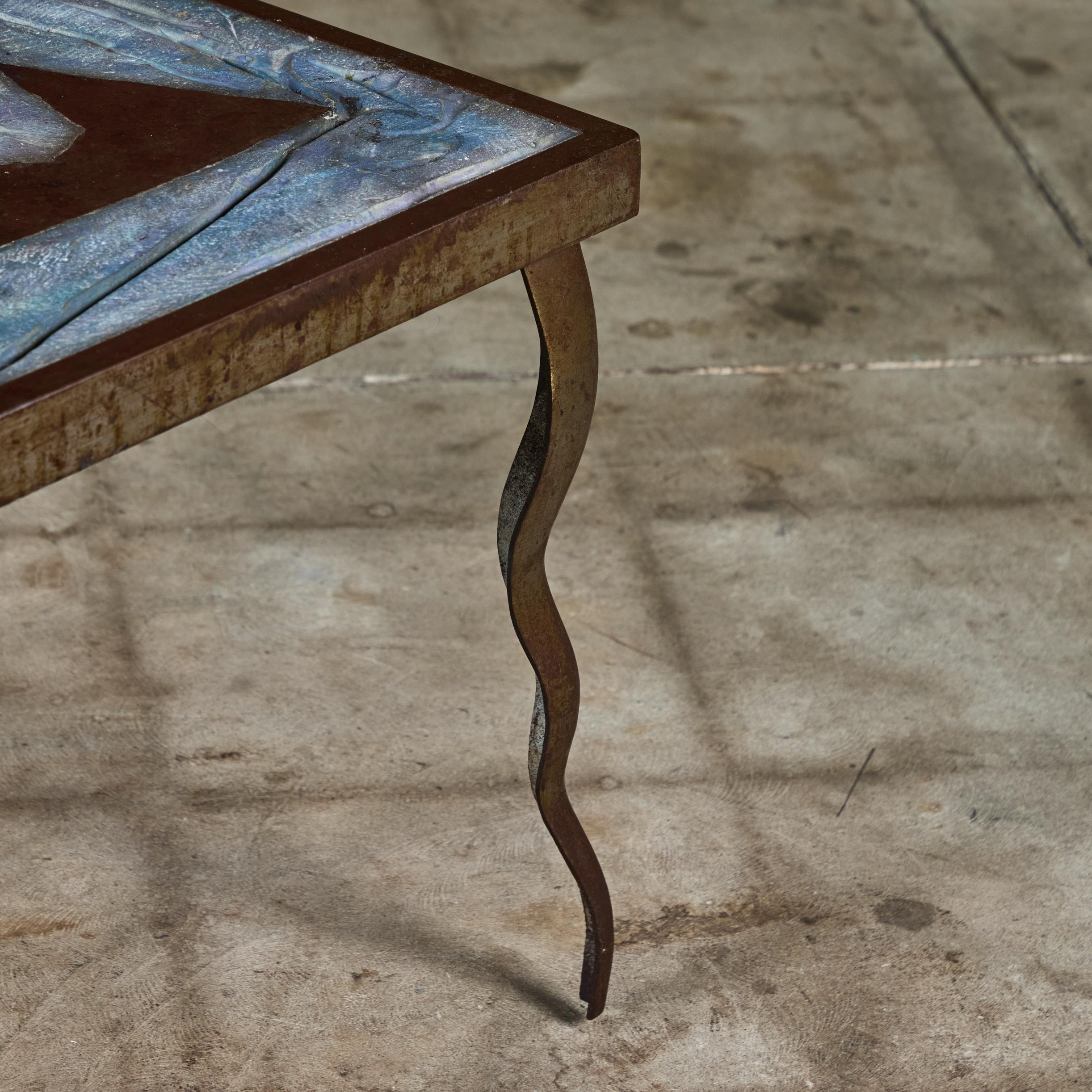 Table basse brutaliste en ciment et acier incrusté en vente 8