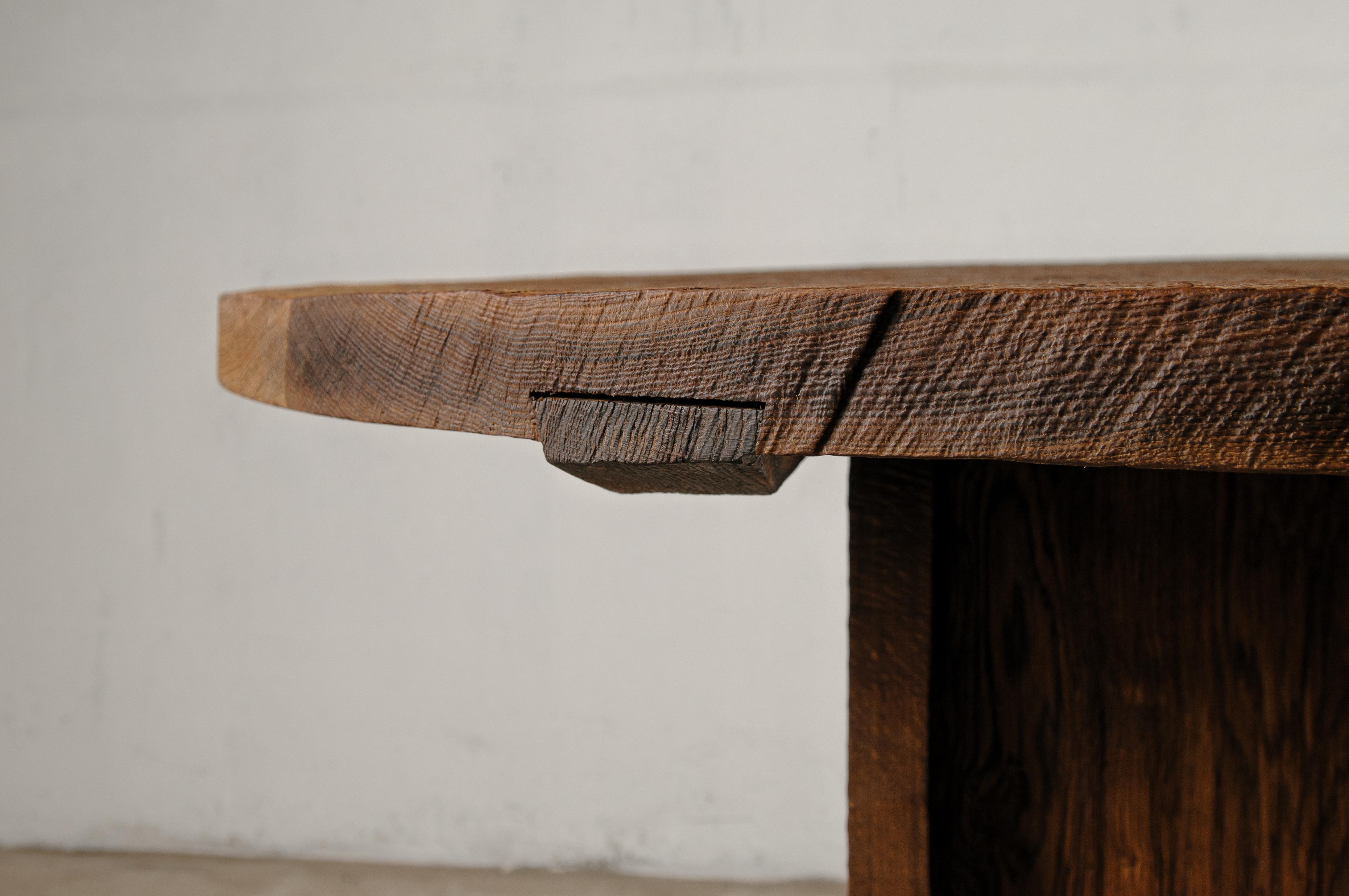 Brutalistischer Mitteltisch N2 aus massivem Eichenholz, 'Custom Size'   (21. Jahrhundert und zeitgenössisch) im Angebot