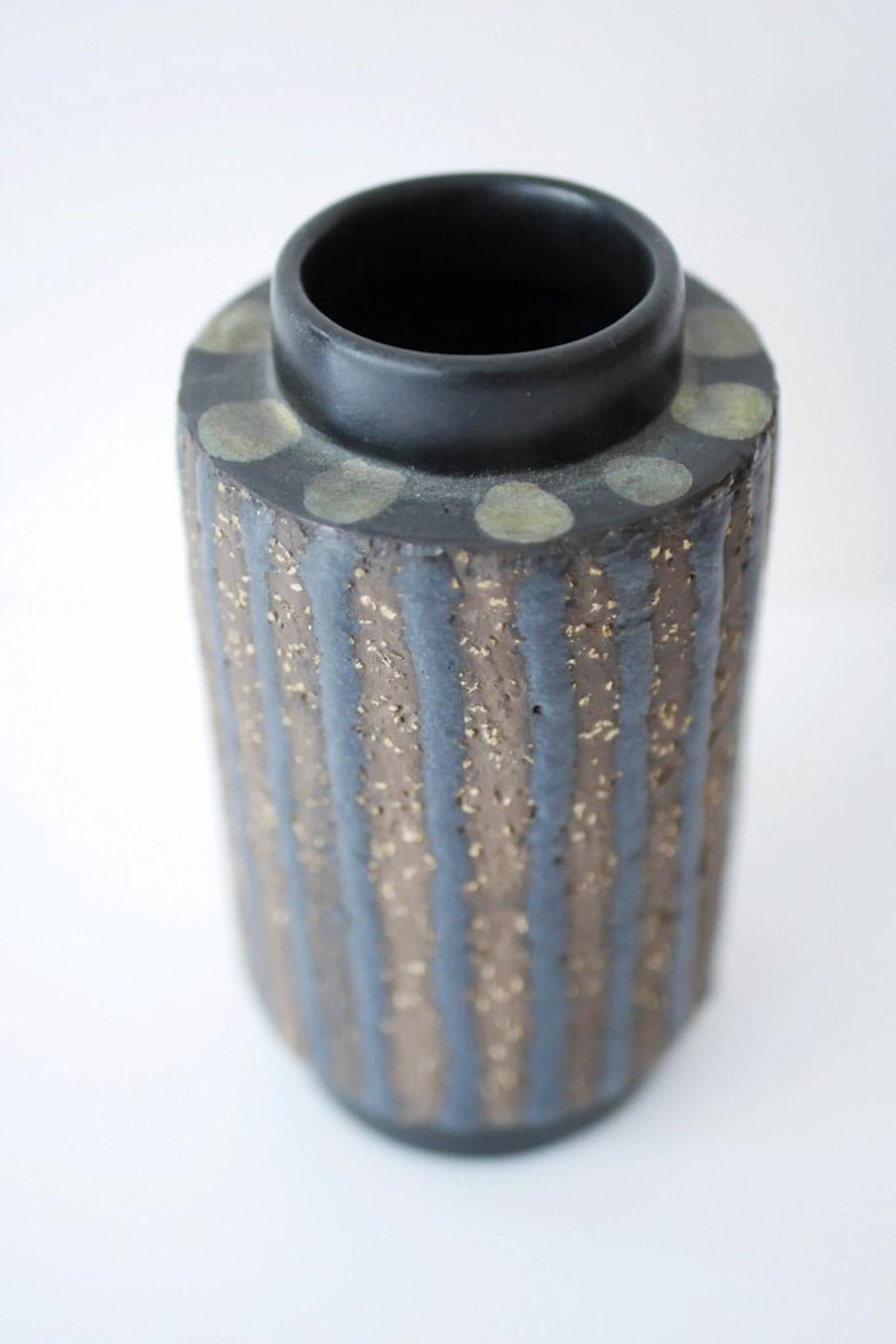Brutalist ceramic art vase 'Ringo'  by Mari Simmulson for Upsala Ekeby, Sweden For Sale 3