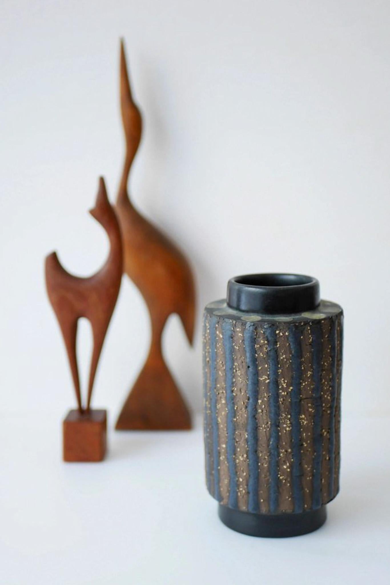 Mid-Century Modern Brutalist ceramic art vase 'Ringo'  by Mari Simmulson for Upsala Ekeby, Sweden For Sale