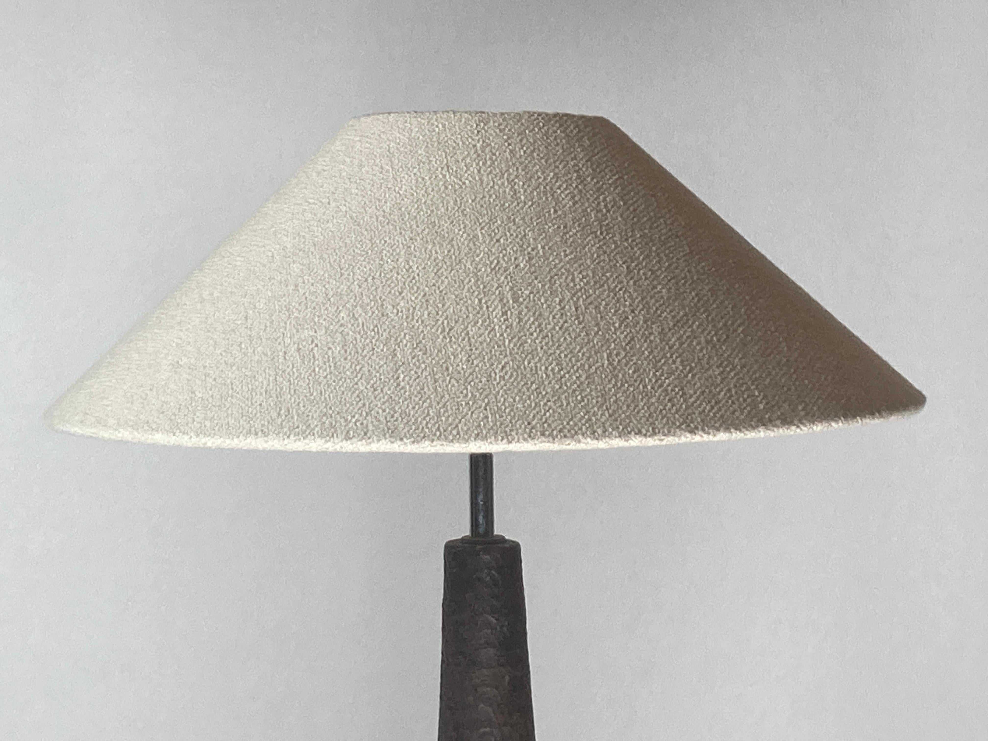 Lampadaire brutaliste en céramique avec abat-jour en bouclette, Pays-Bas, années 1960 en vente 1