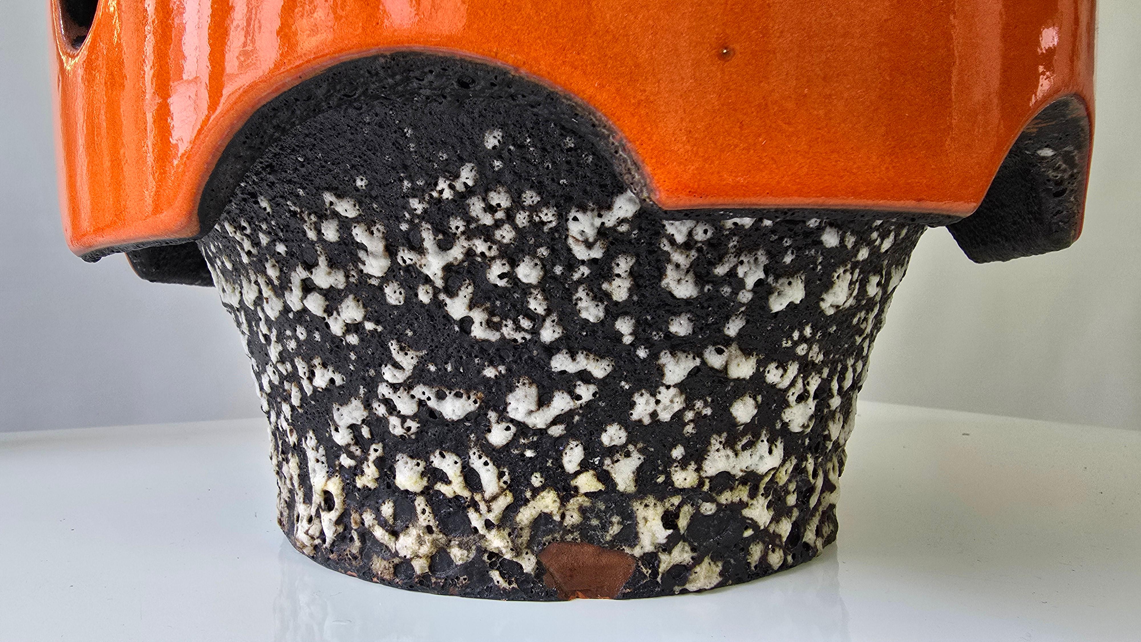 Lampada a sospensione in ceramica brutalista con smalto lavico, anni '60 in vendita 3