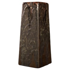 Brutalistische Keramikvase in tiefgrüner und brauner Farbe mit Kupfertropfen