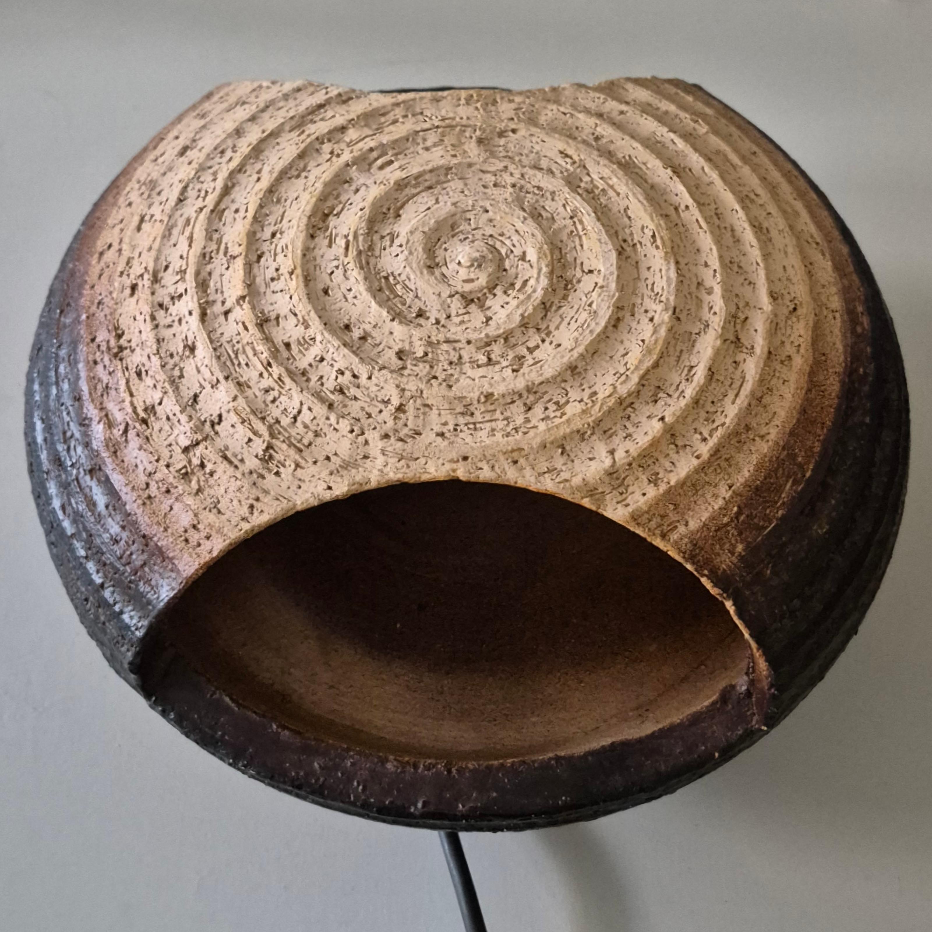 Brutalist cermaic wall lamp, Netherlands 1960s For Sale 1