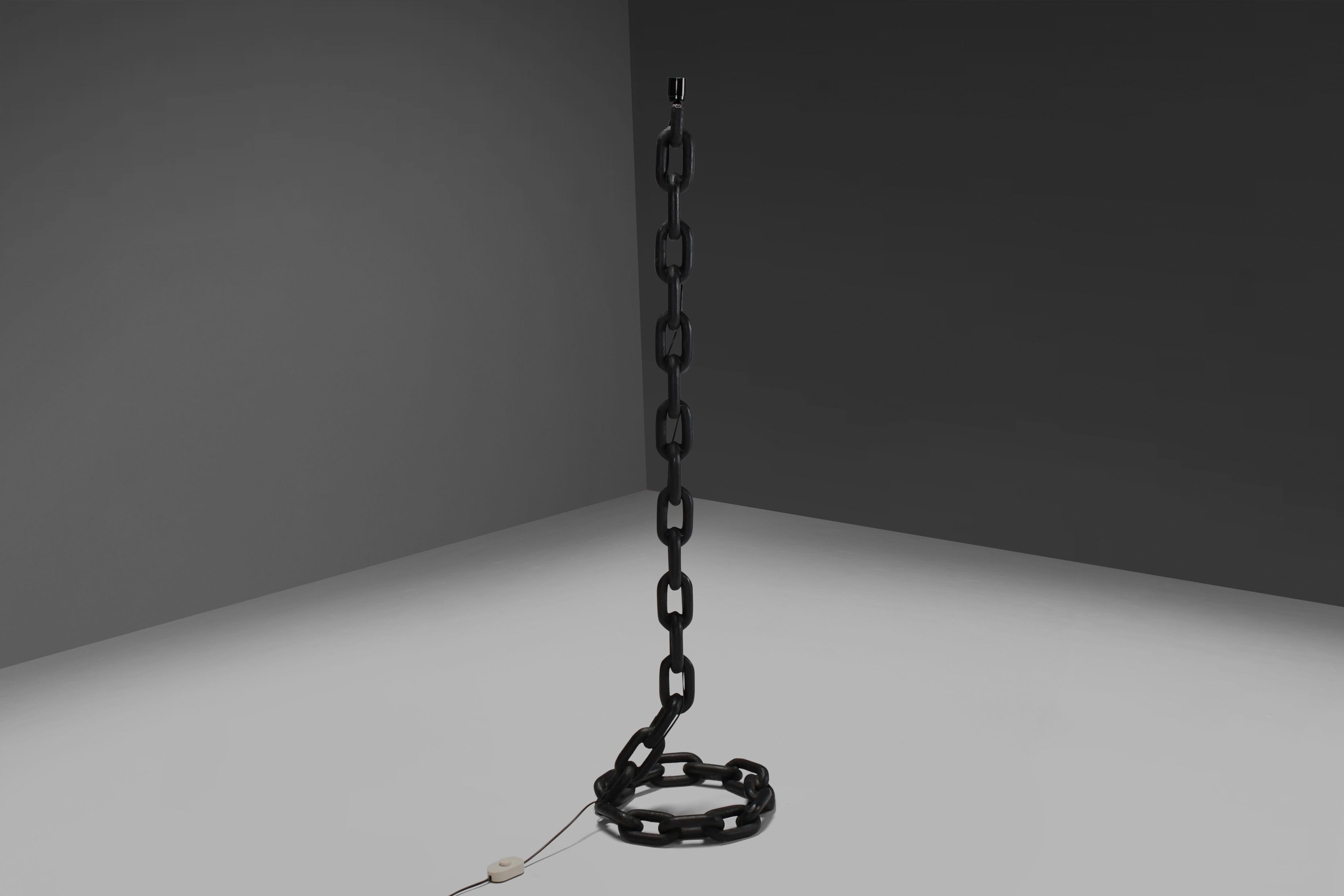 Brutalist Chain Floor Lamp attributed to Franz West In Good Condition For Sale In Echt, NL