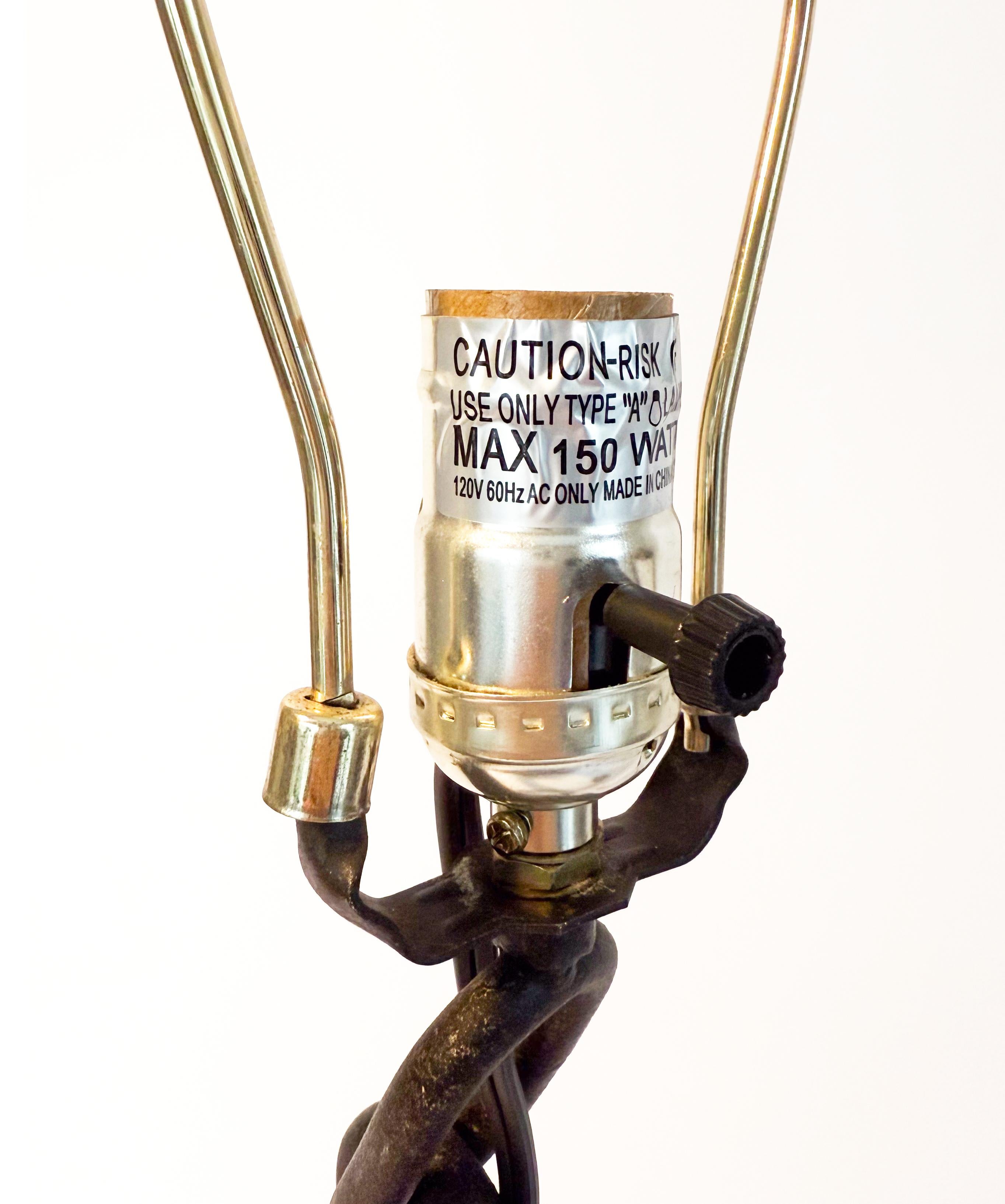 Brutalist Chain Link Lamp in the Style of Franz West en vente 3