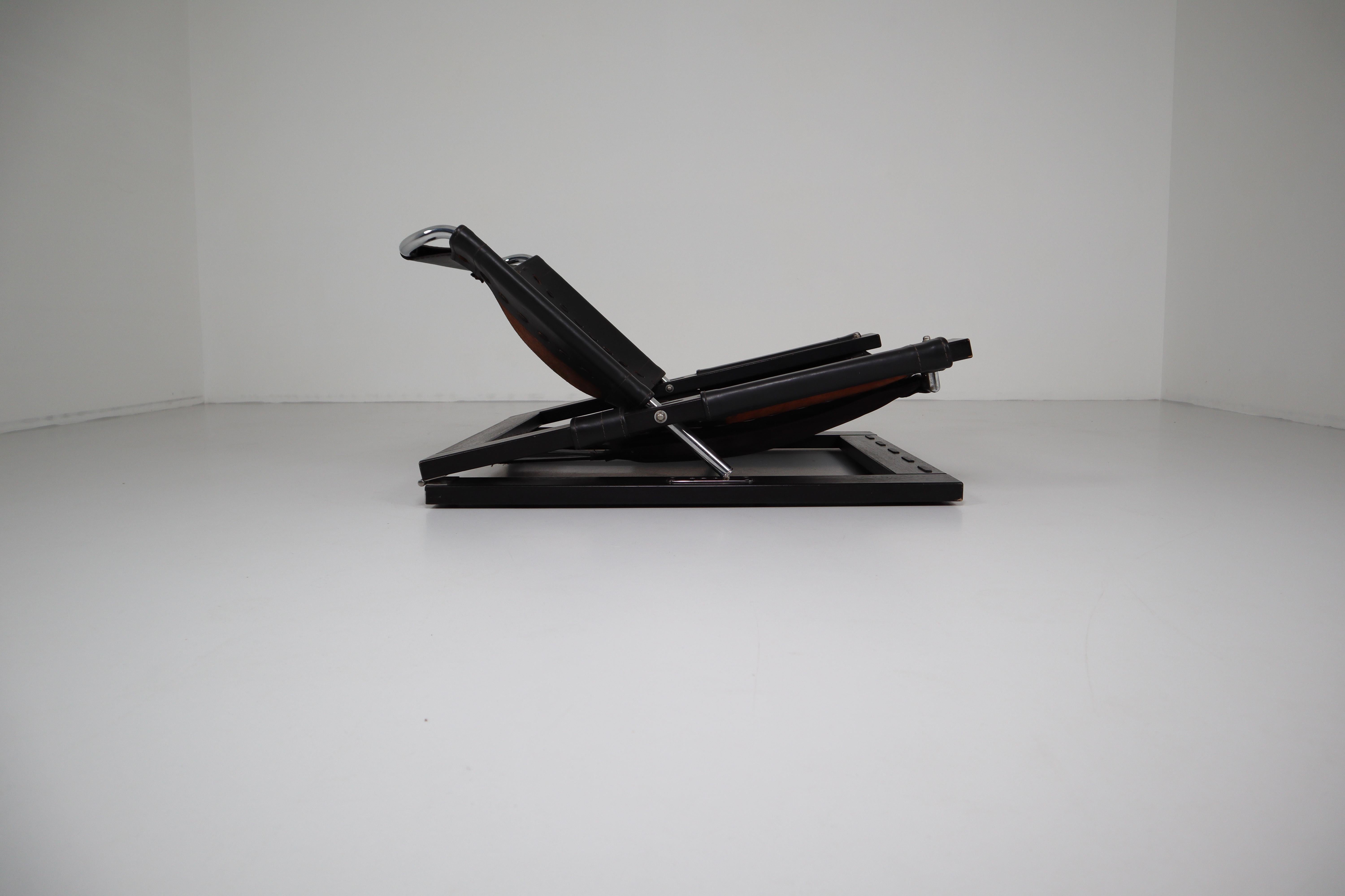 Exceptional and architectural lounge chair designed by Sonja Wasseur, the Netherlands, circa 1970.
She produced her inventive work at her own atelier in Amsterdam for only a short period of time. Her occasional Brutalist lounge chairs are all