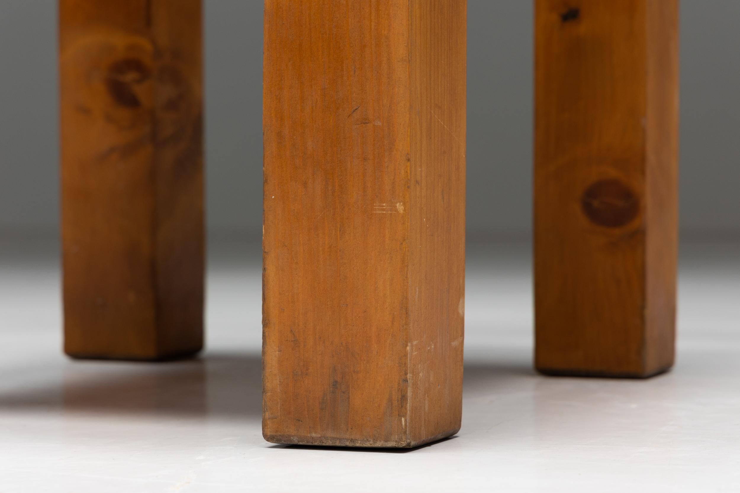 Sillas brutalistas de madera maciza de pino, Italia, años 70 11