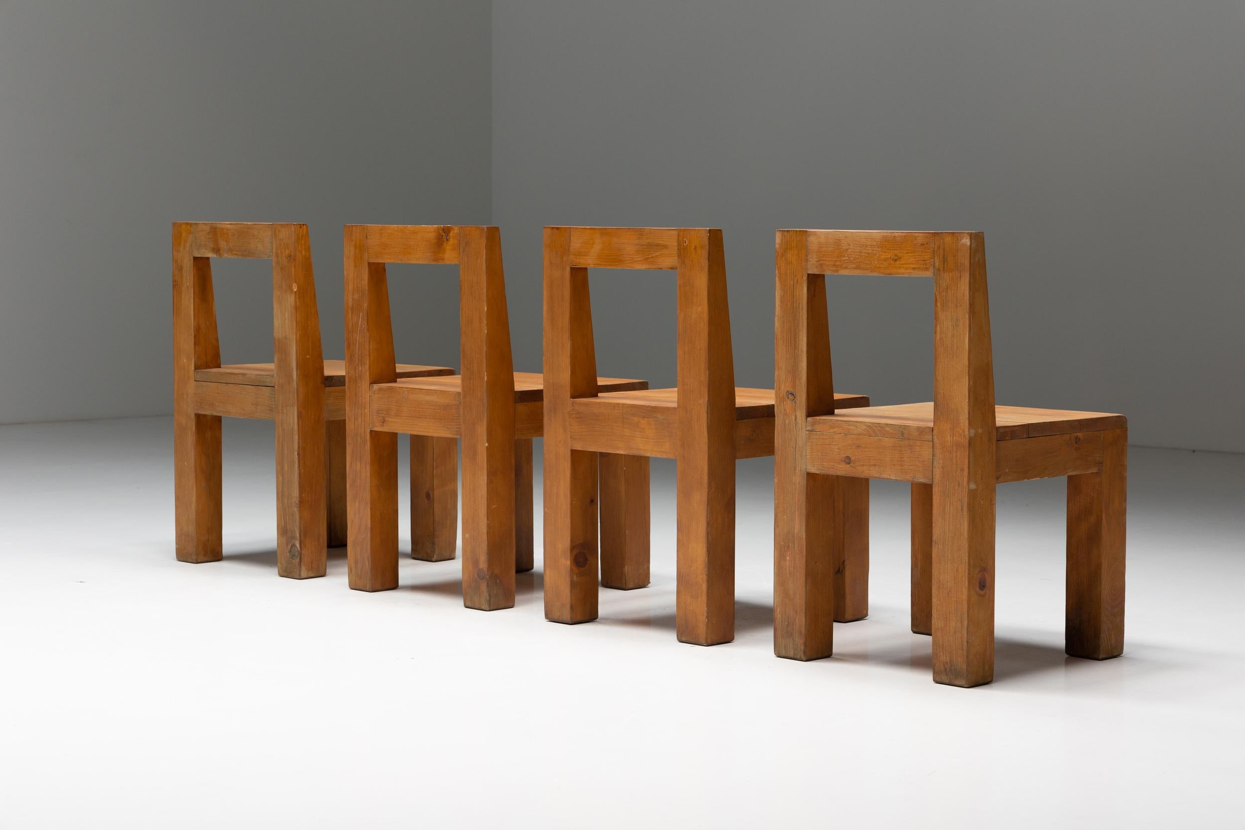Sillas brutalistas de madera maciza de pino, Italia, años 70 finales del siglo XX