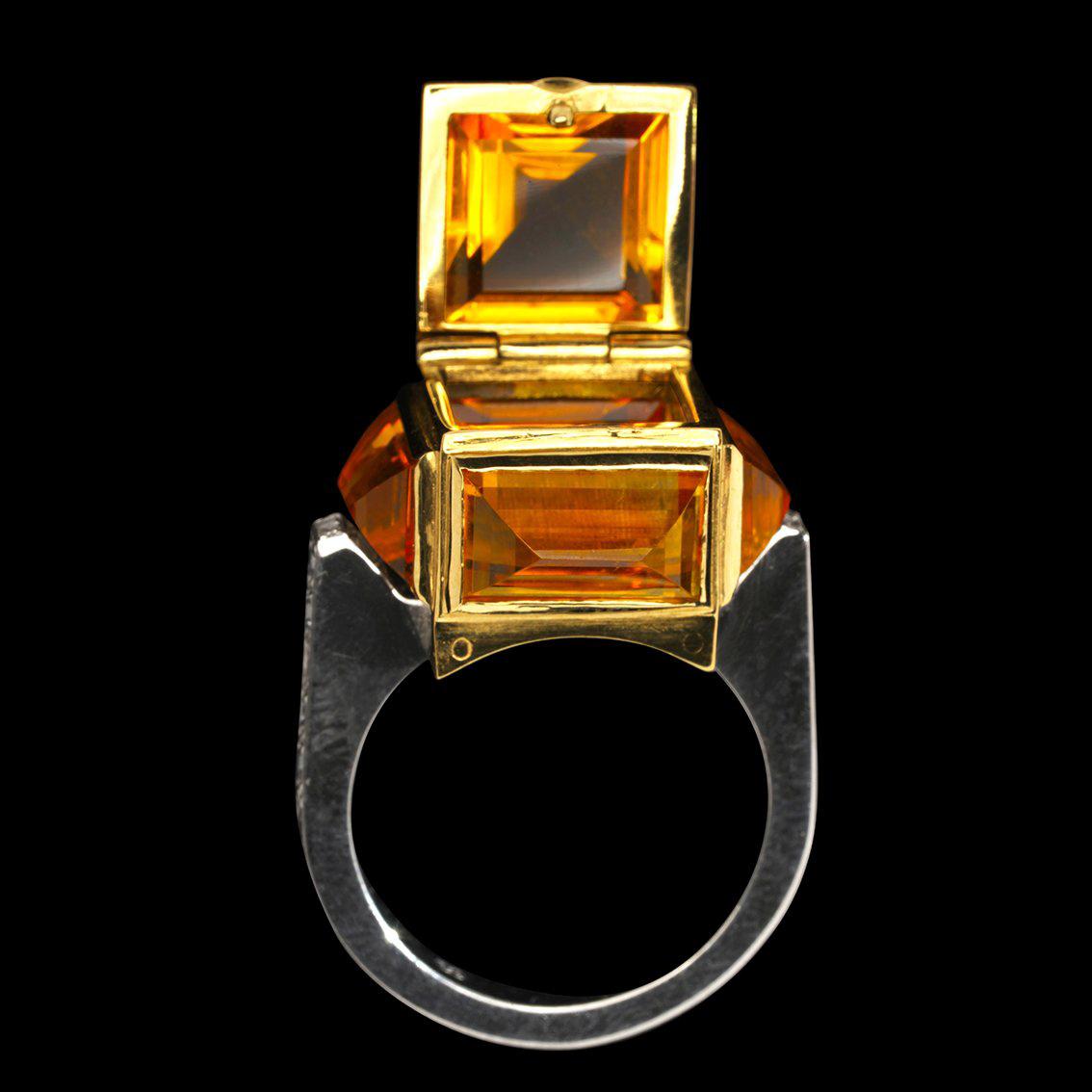 Brutalist Chamber Ring in 18 Karat Yellow and White Gold, Citrine and Diamonds For Sale 6