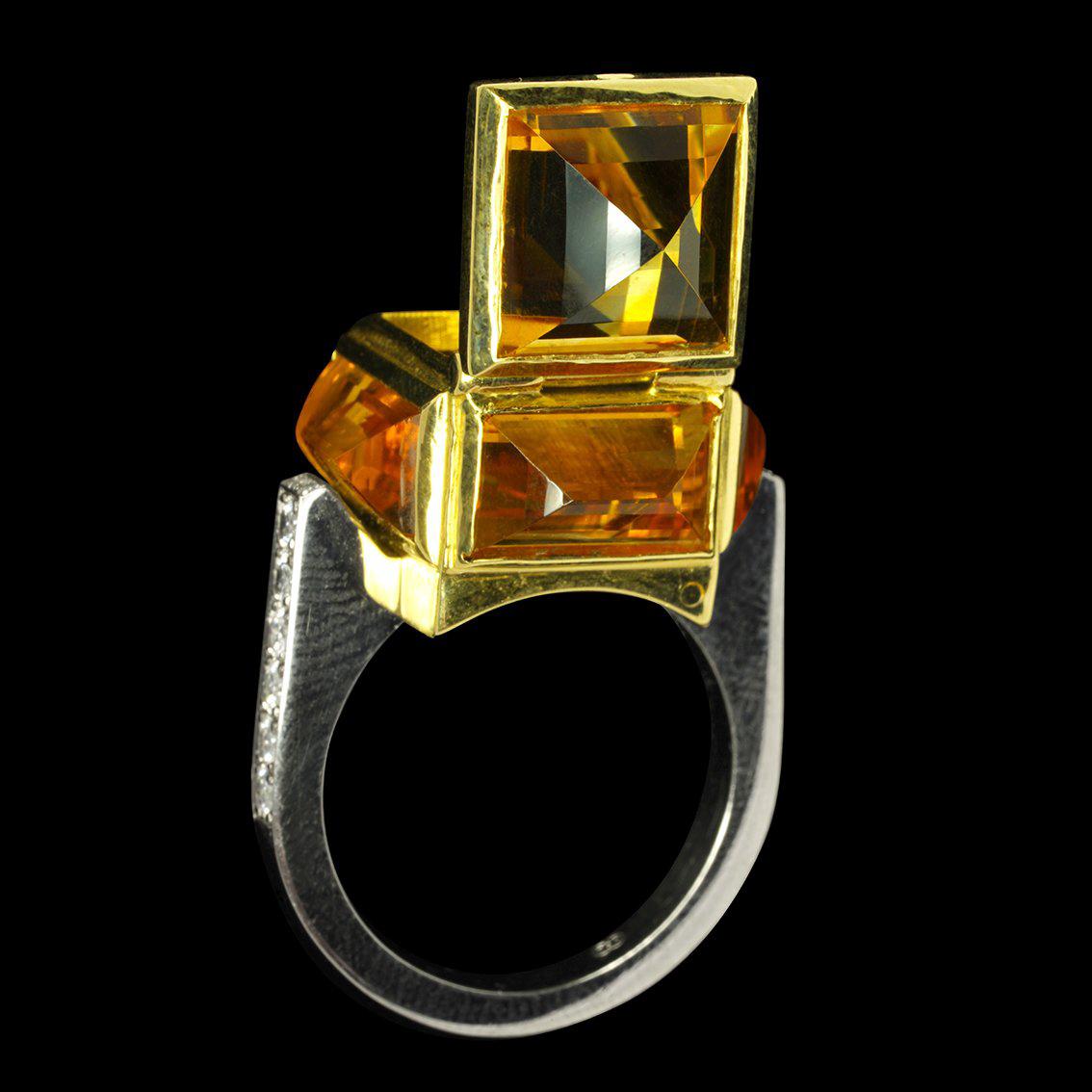 Brutalist Chamber Ring in 18 Karat Yellow and White Gold, Citrine and Diamonds For Sale 9
